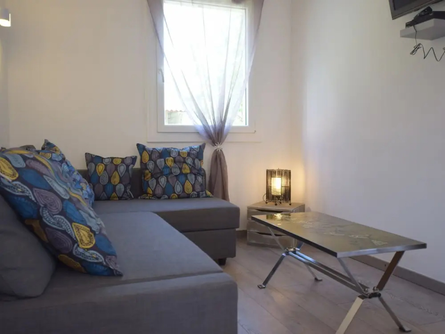 Gite on a Quiet Property, Through a Wine Garden Surrounding