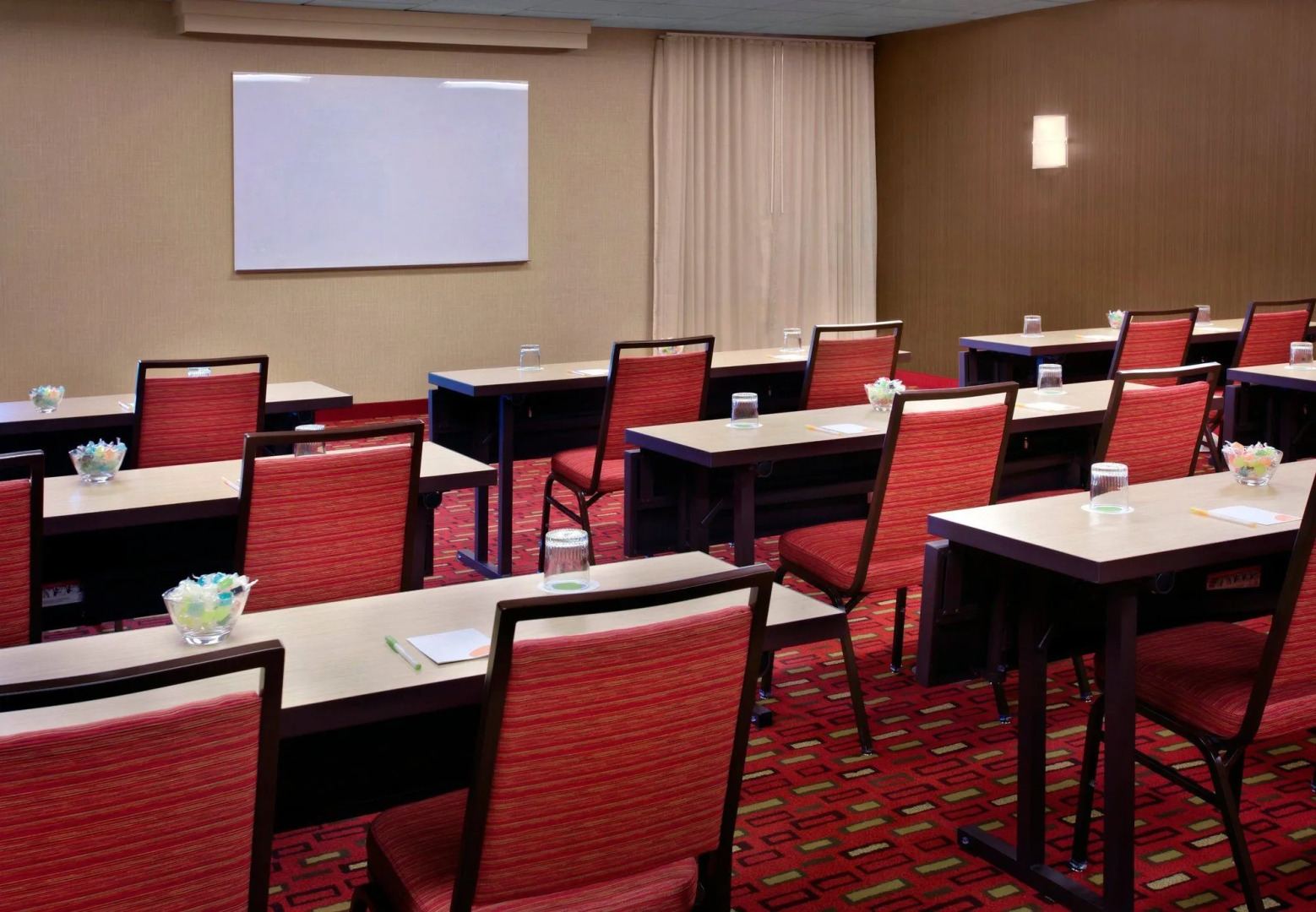 Courtyard by Marriott Pittsburgh Airport
