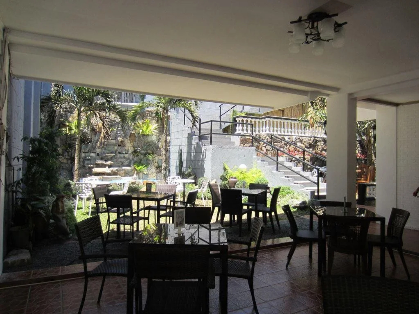 Chateau Beatrice Bed & Breakfast