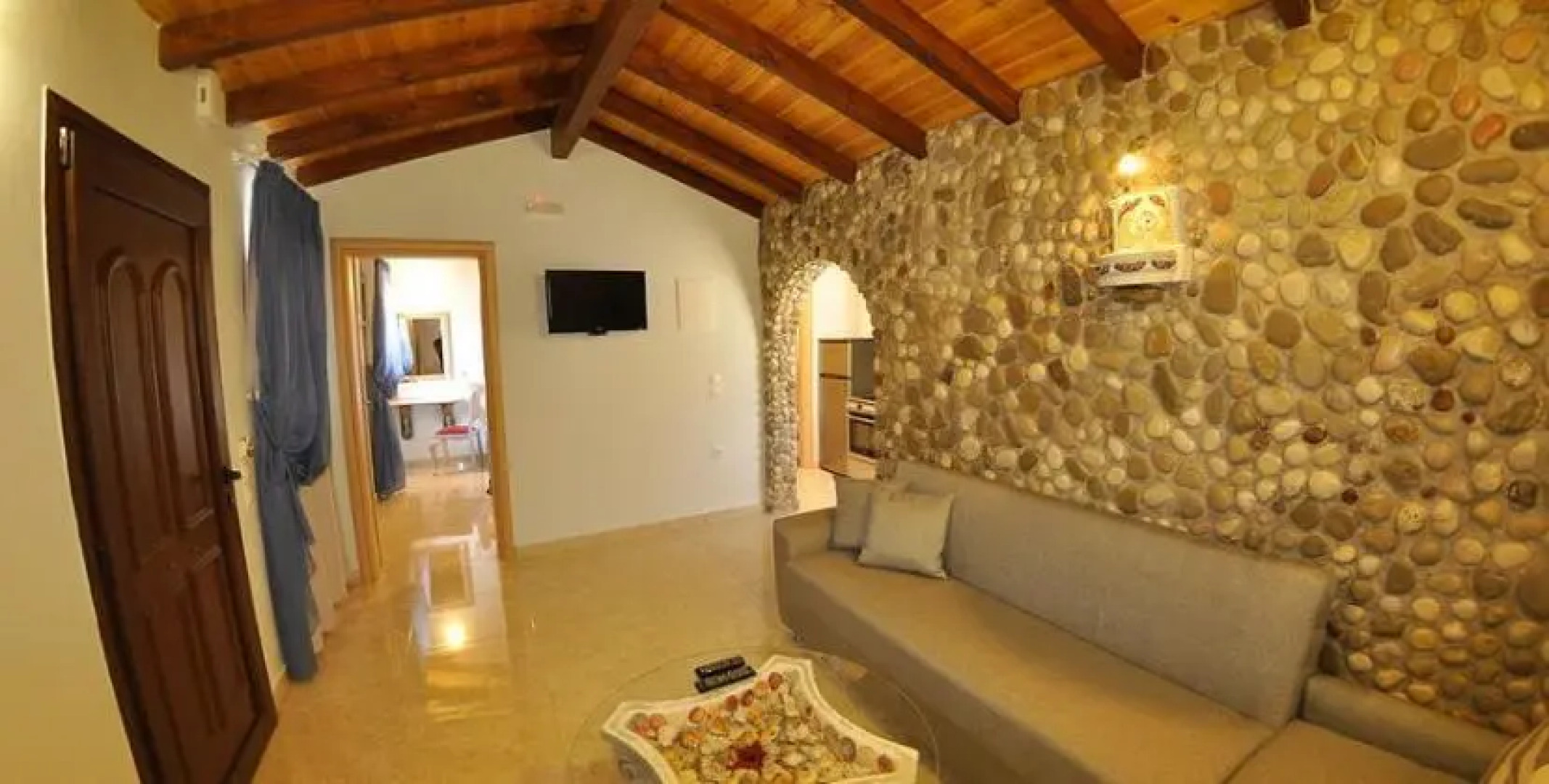 Elena's Seaside Apartments & Studios