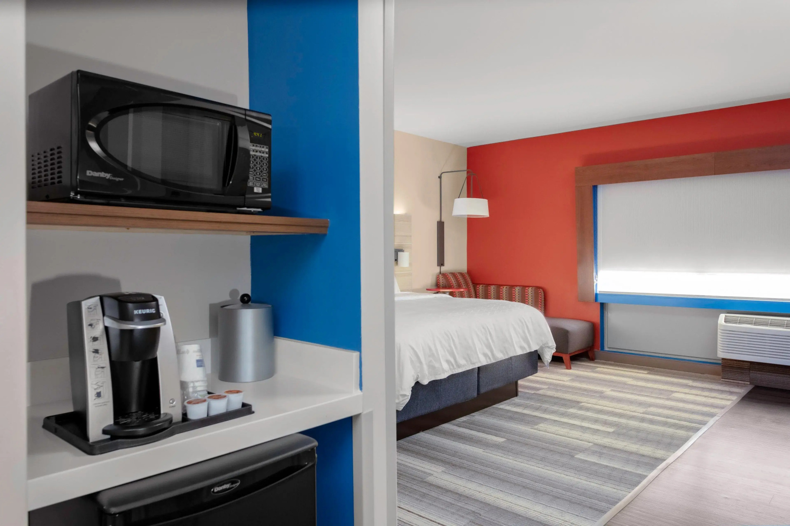 Holiday Inn Express & Suites Wilmington West - Medical Park by IHG