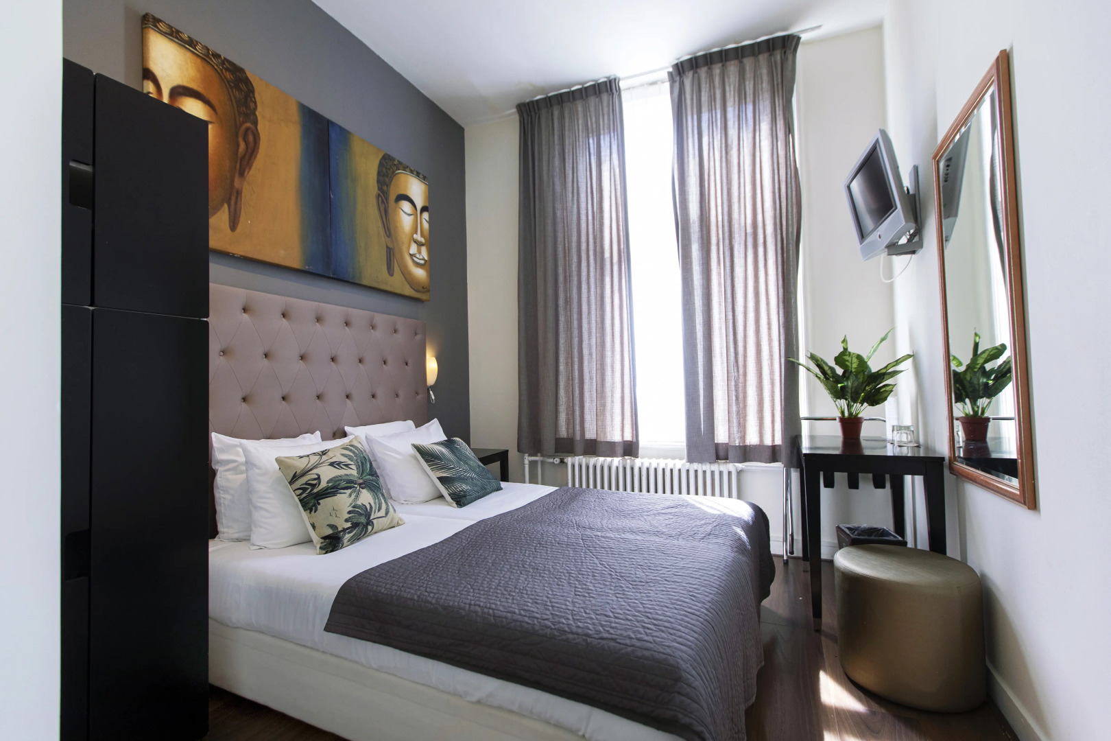 Quentin England Hotel