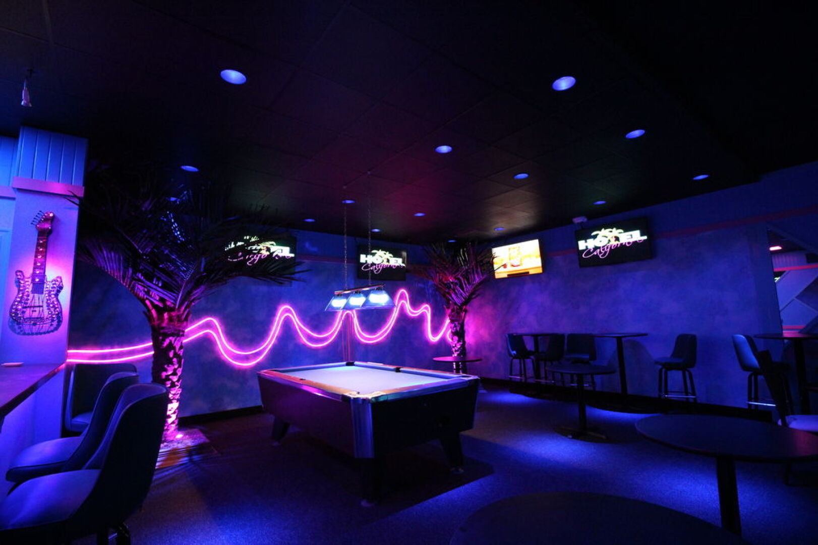 California Palms Hotel & Suites