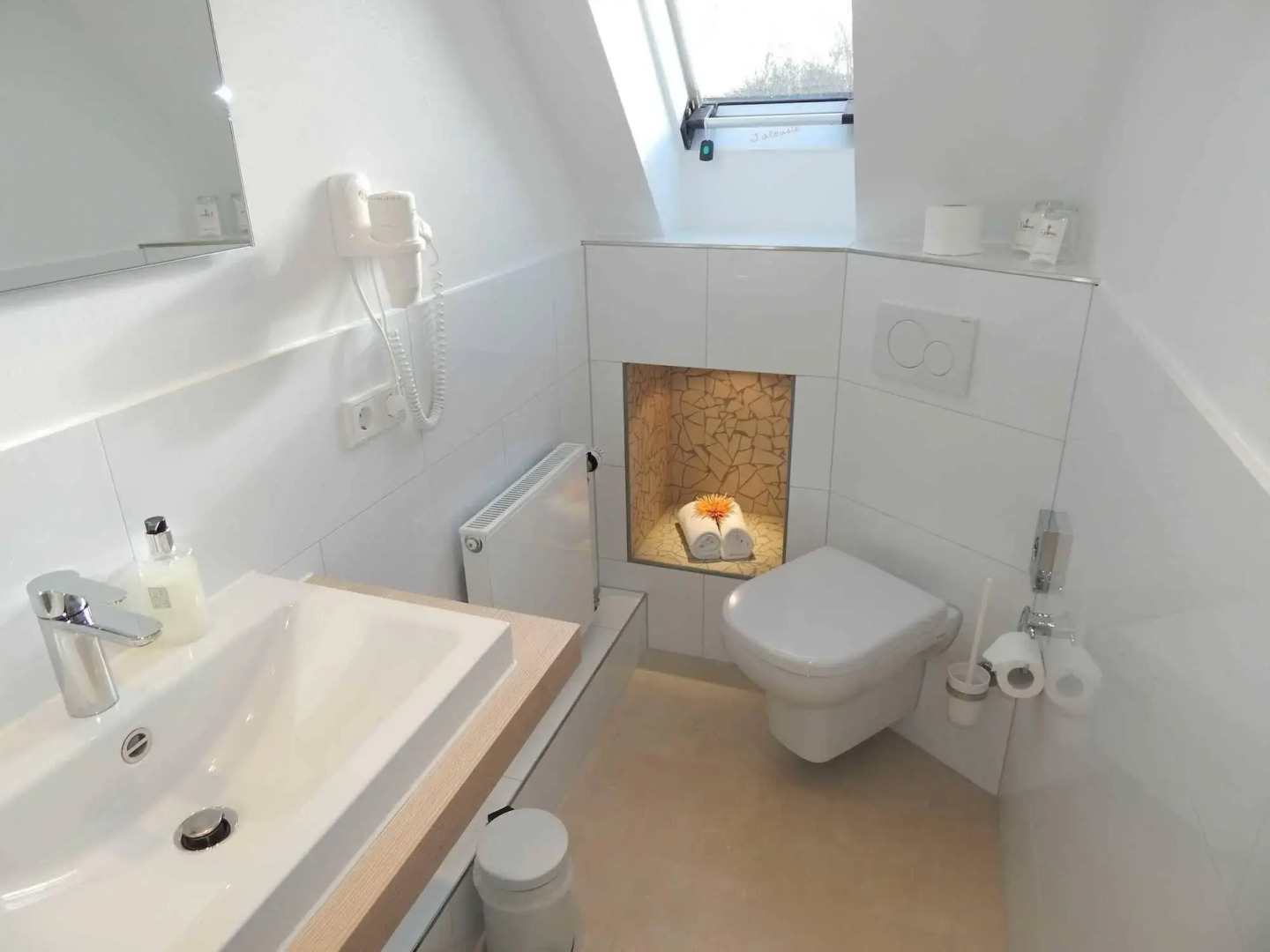 Airport Fashion Hotel