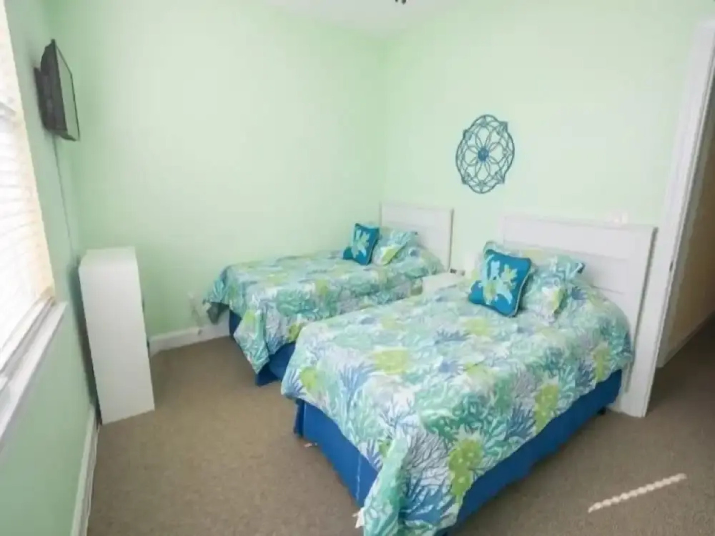 Sandy Bottoms - Relax, Unwind, And Enjoy All The Beach Has To Offer 3 Bedroom Home by Redawning