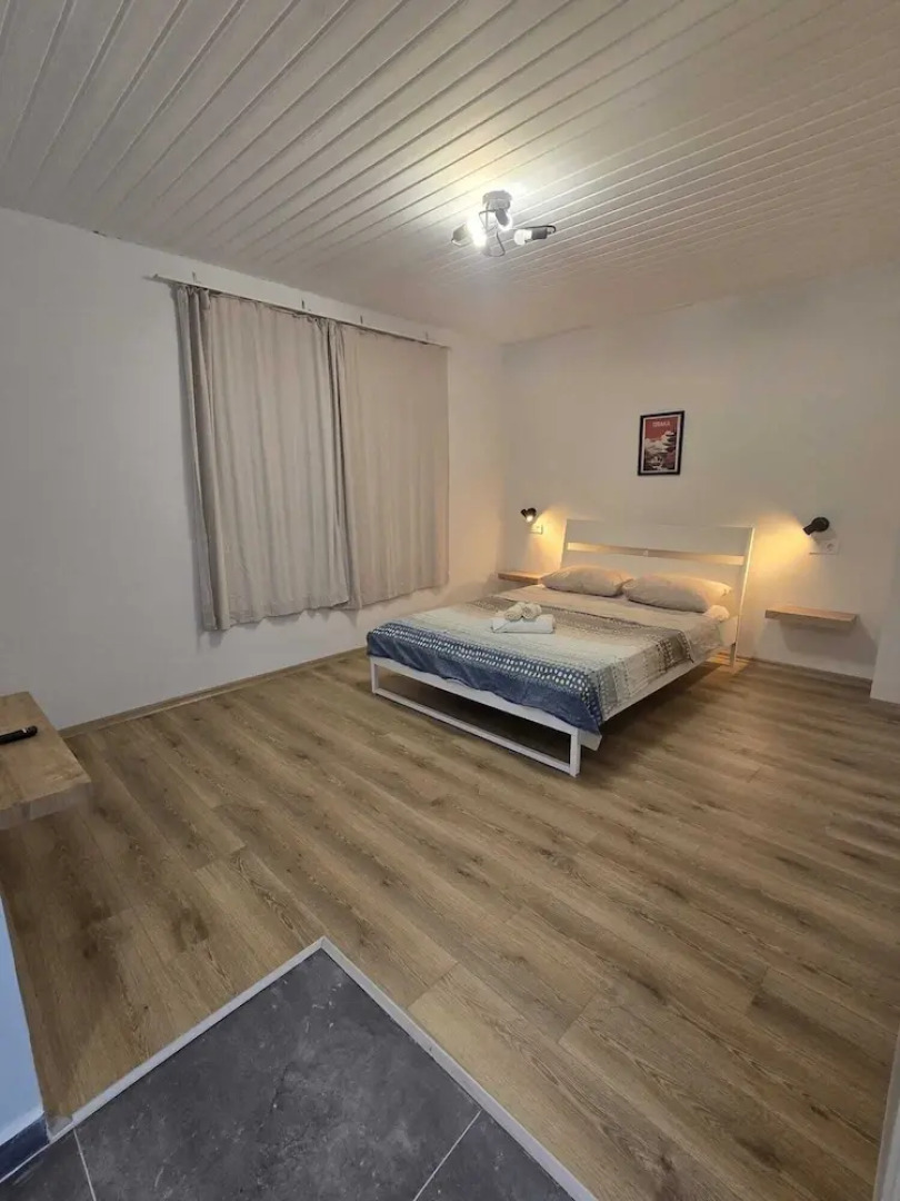 VILLA OLINDA 4 BED with huge garden