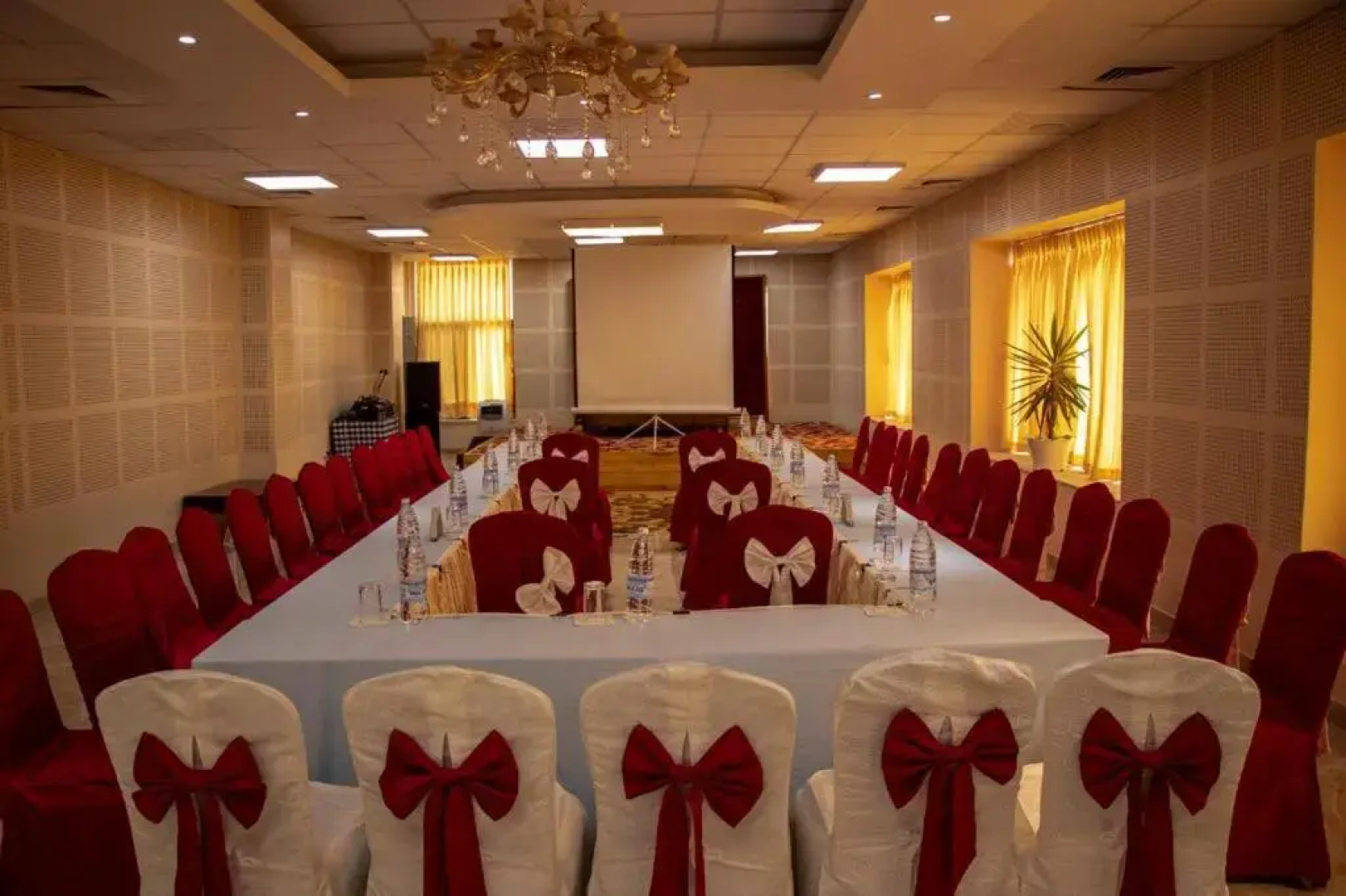 Ratna Hotel