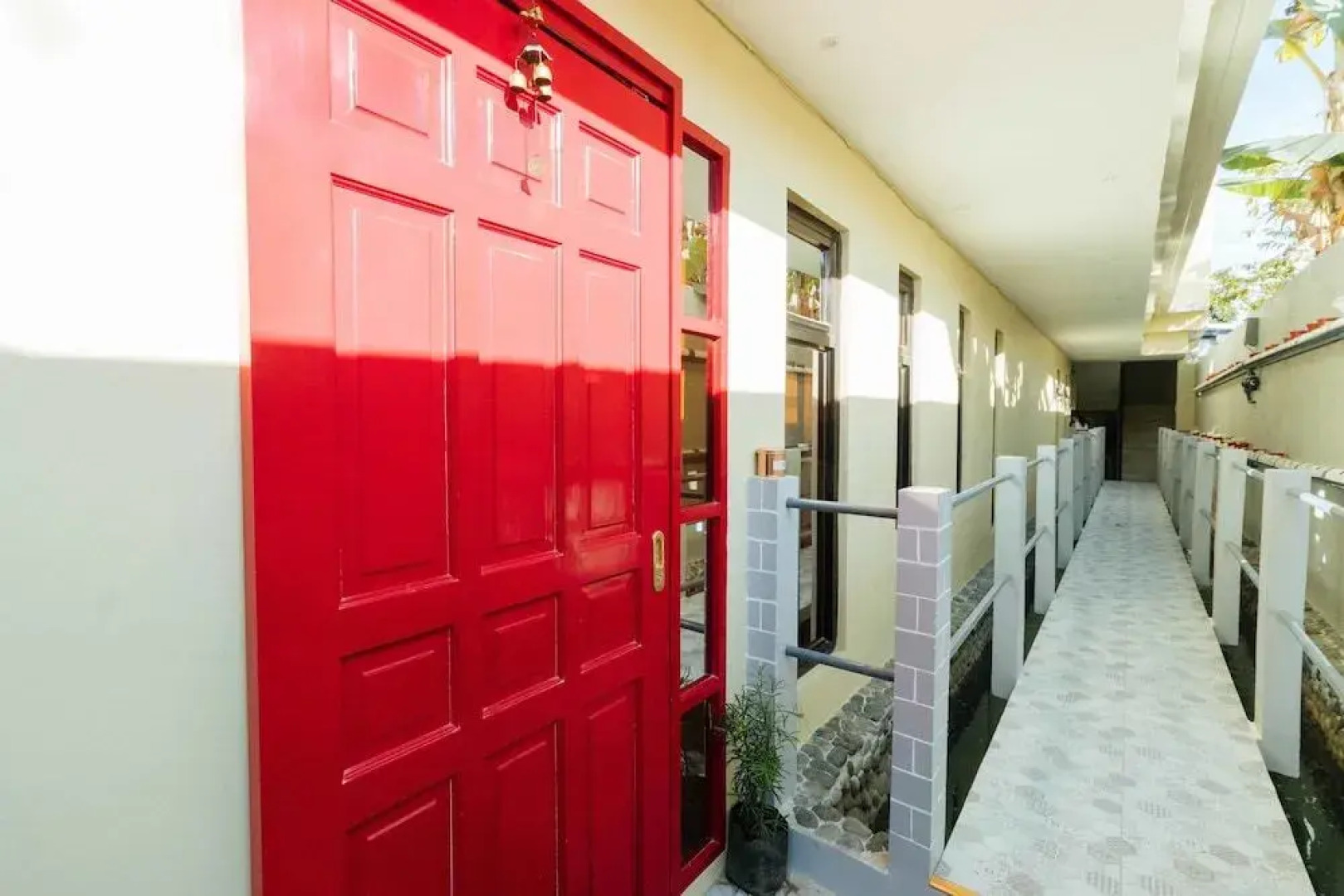 RedDoorz Plus @ Ruby Las Pinas Weekly Stay