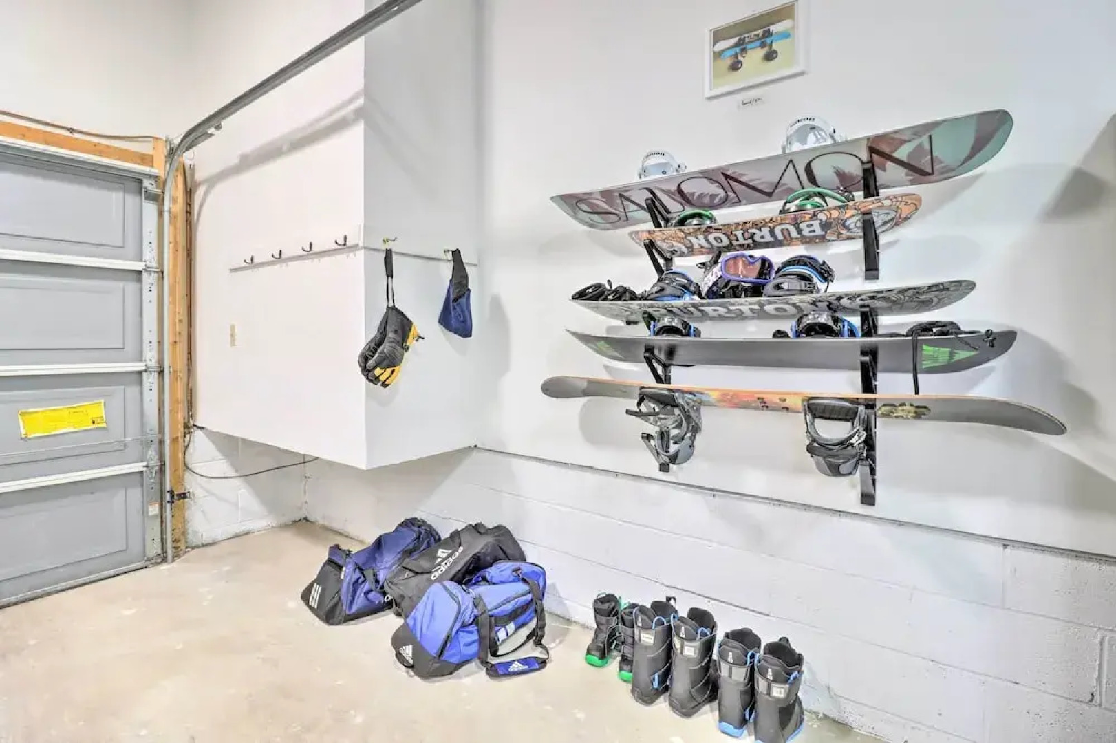 Gas Grill, Lake Access: Scenic Poconos Retreat!