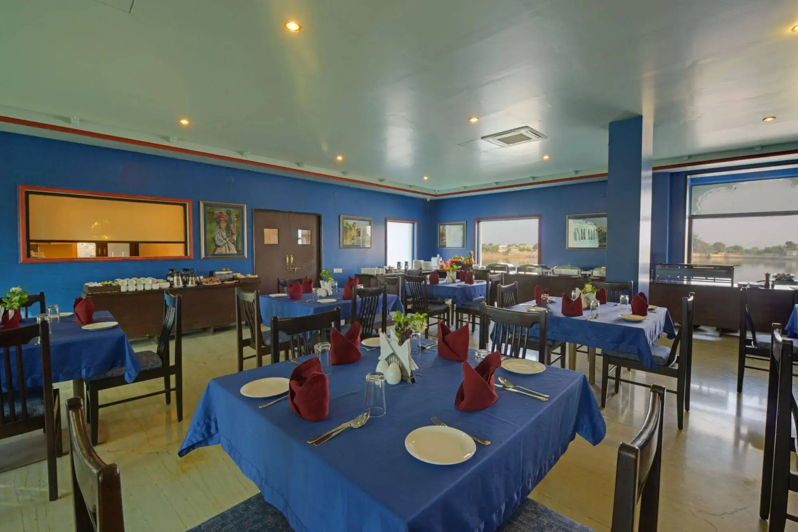 juSTa Lake Nahargarh Palace