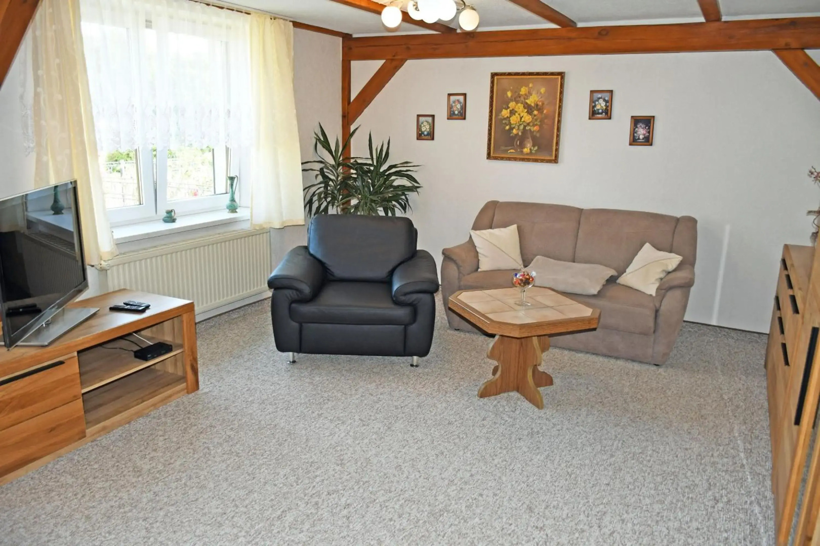 schoene Ferienwohnung mit Terrasse