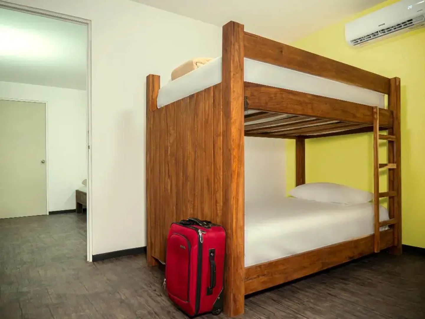 Colorbox beds and rooms by Milenium