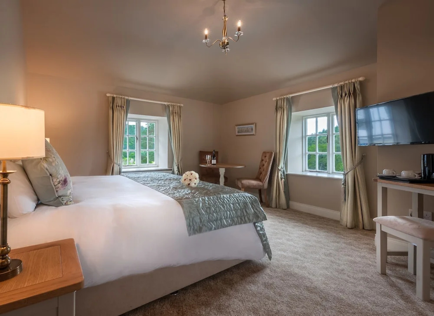 Woodenbridge Hotel & Lodge