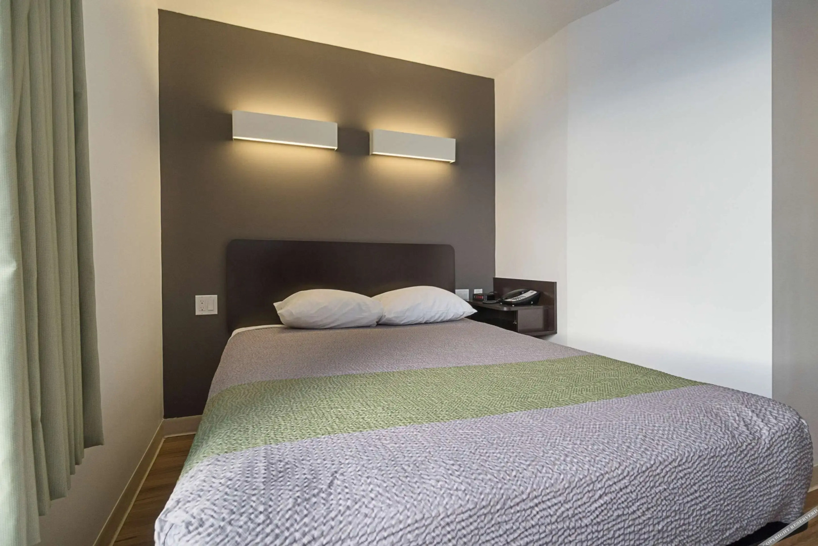 Studio 6-Bruderheim, AB