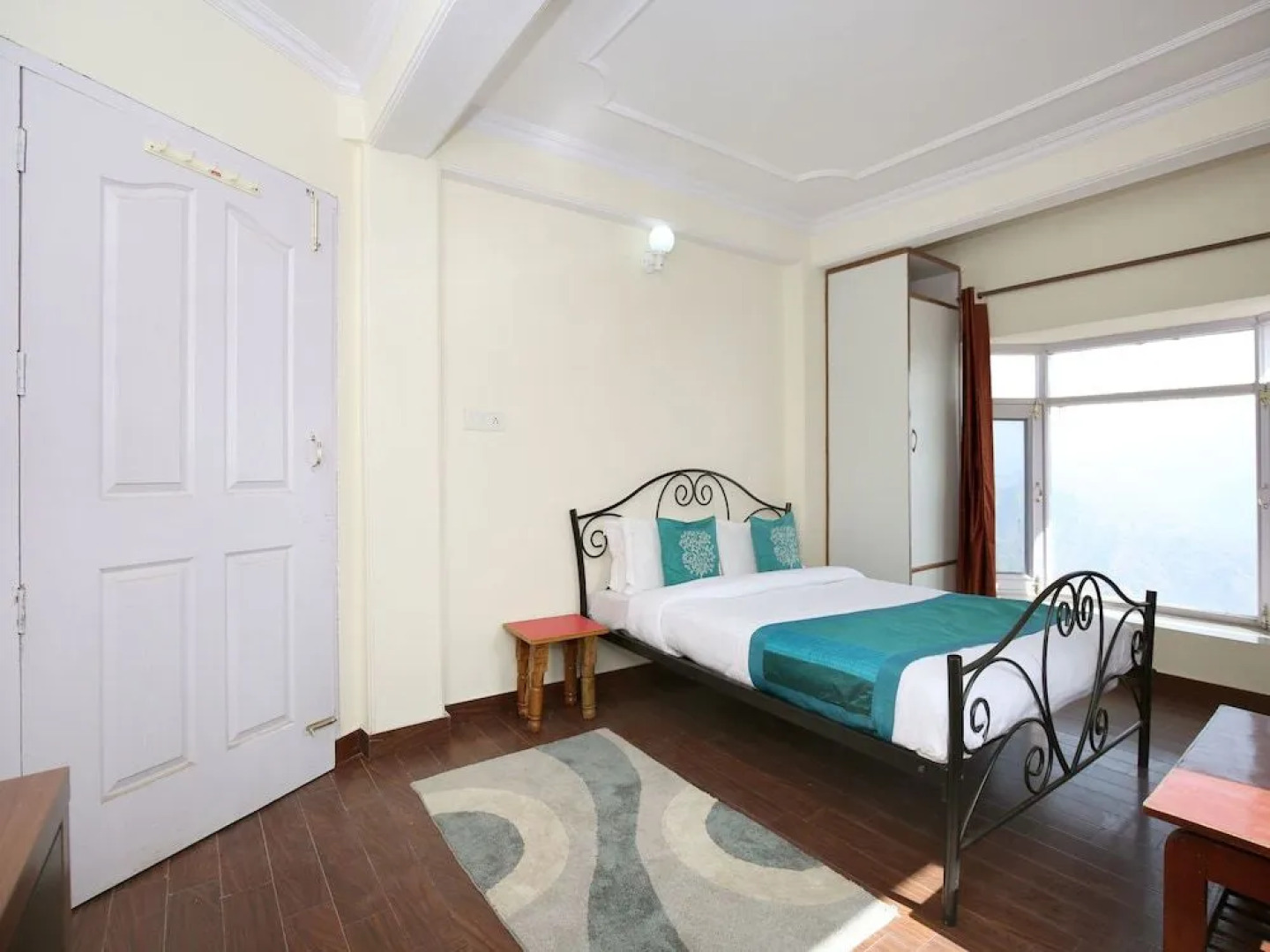 OYO Home 9897 Elegant 3BHK