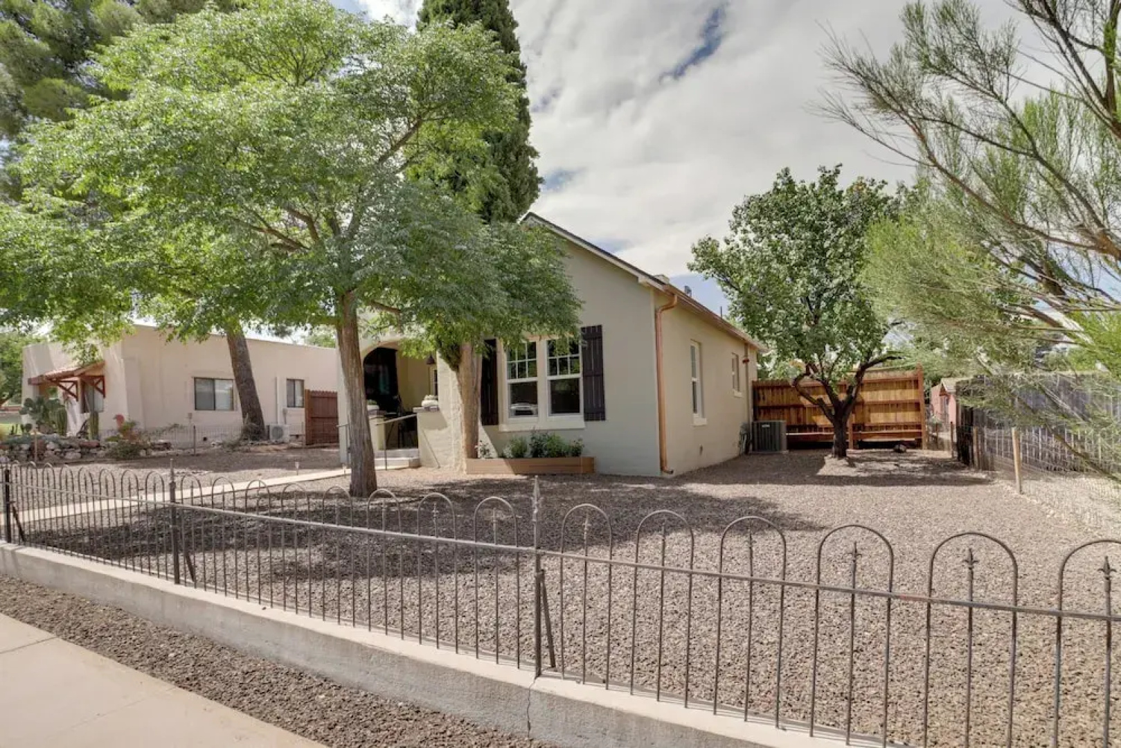 < 1 Mi to Dtwn: Home w/ Deck in Clarkdale!