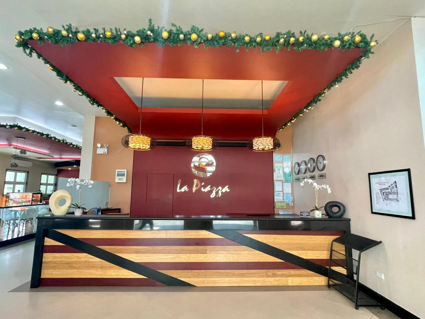 La Piazza Hotel and Convention Center