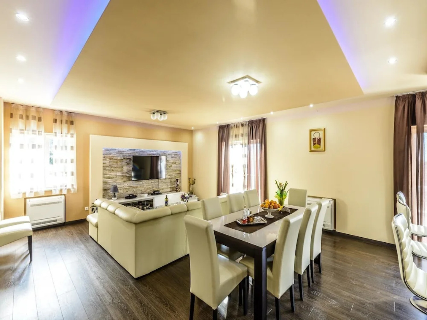 Villa Pave / Six Bedrooms H1