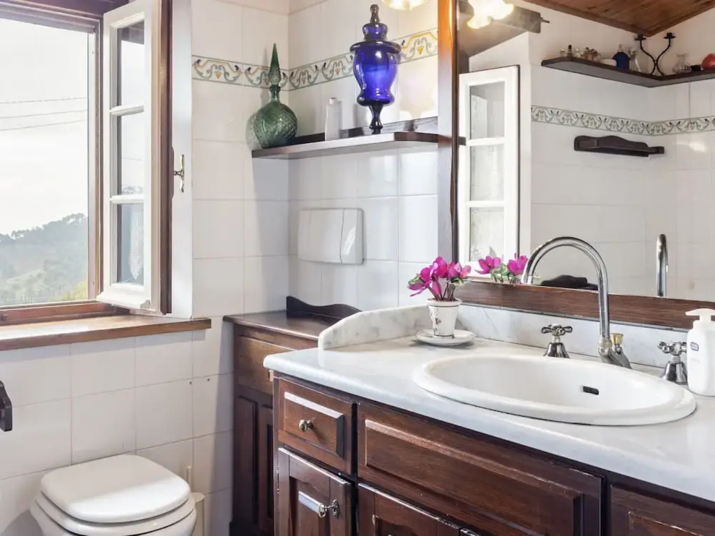 Vintage Holiday Home in Montemagno Camaiore With Sauna