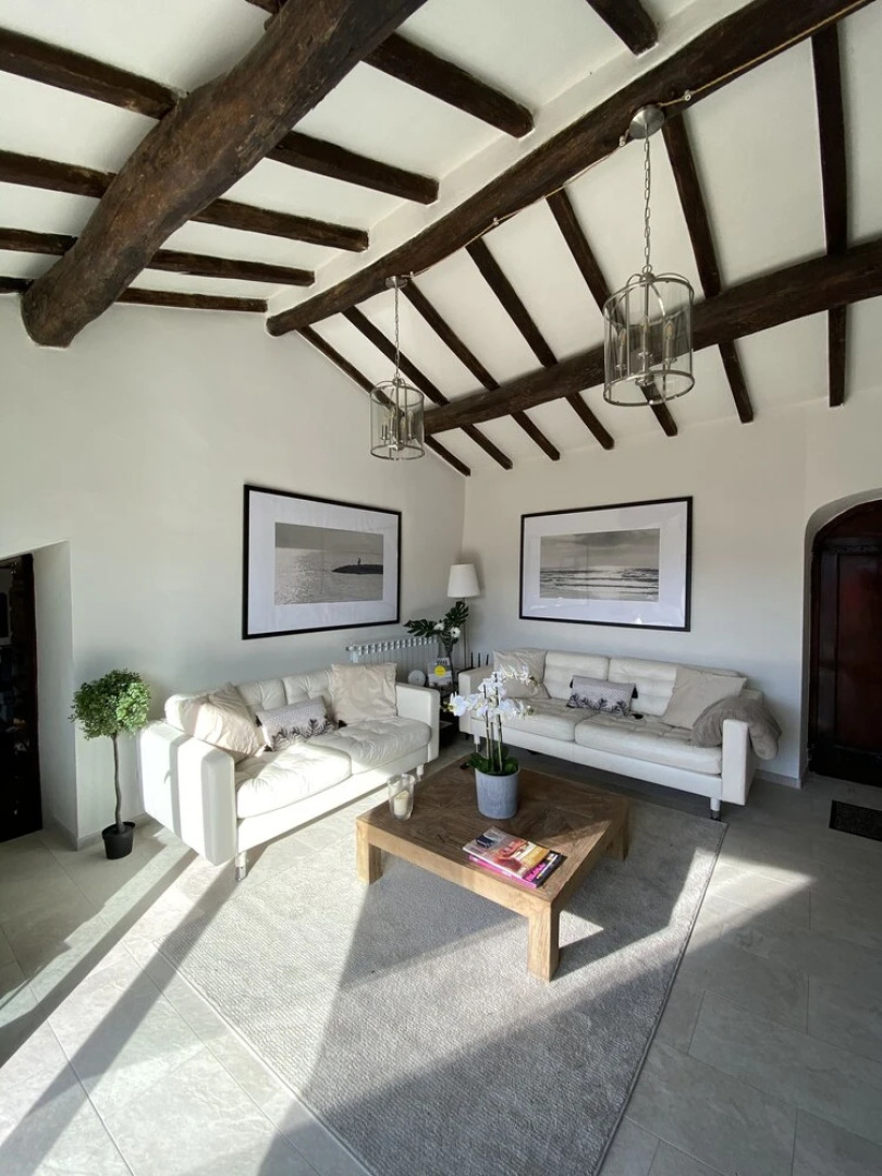 Fosdinovo 5-bed Villa- a Tranquil Retreat