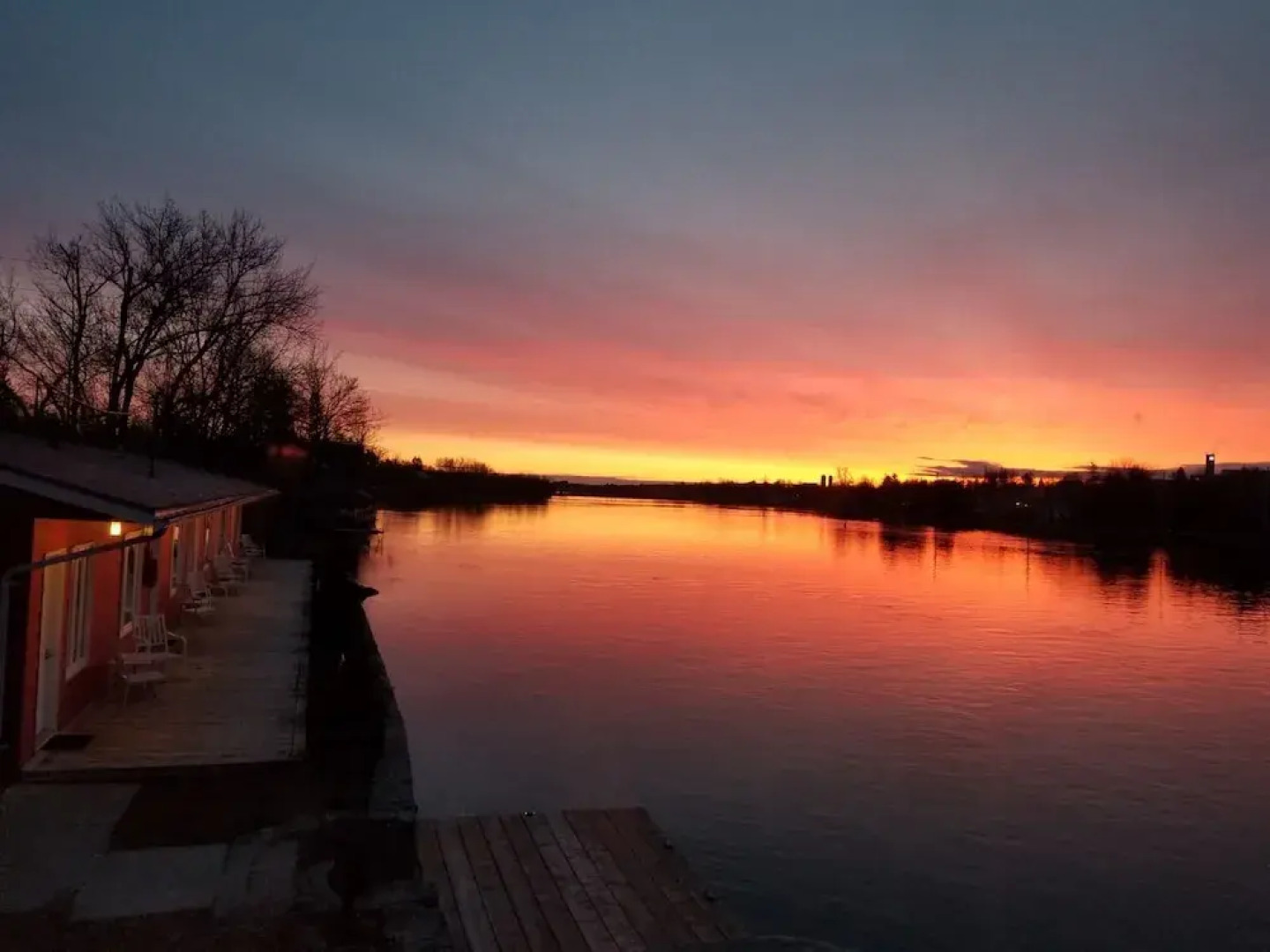 The Water's Edge Inn