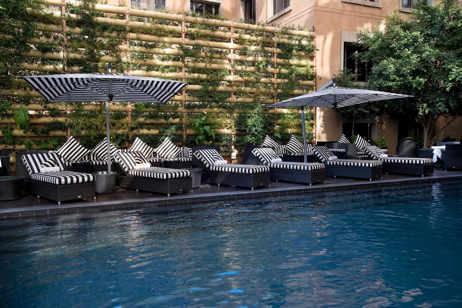 Davinci Hotel And Suites On Nelson Mandela Square