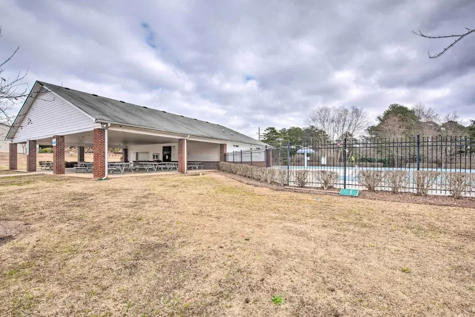 Suburban Atlanta Vacation Home ~ 3 Mi to Airport!