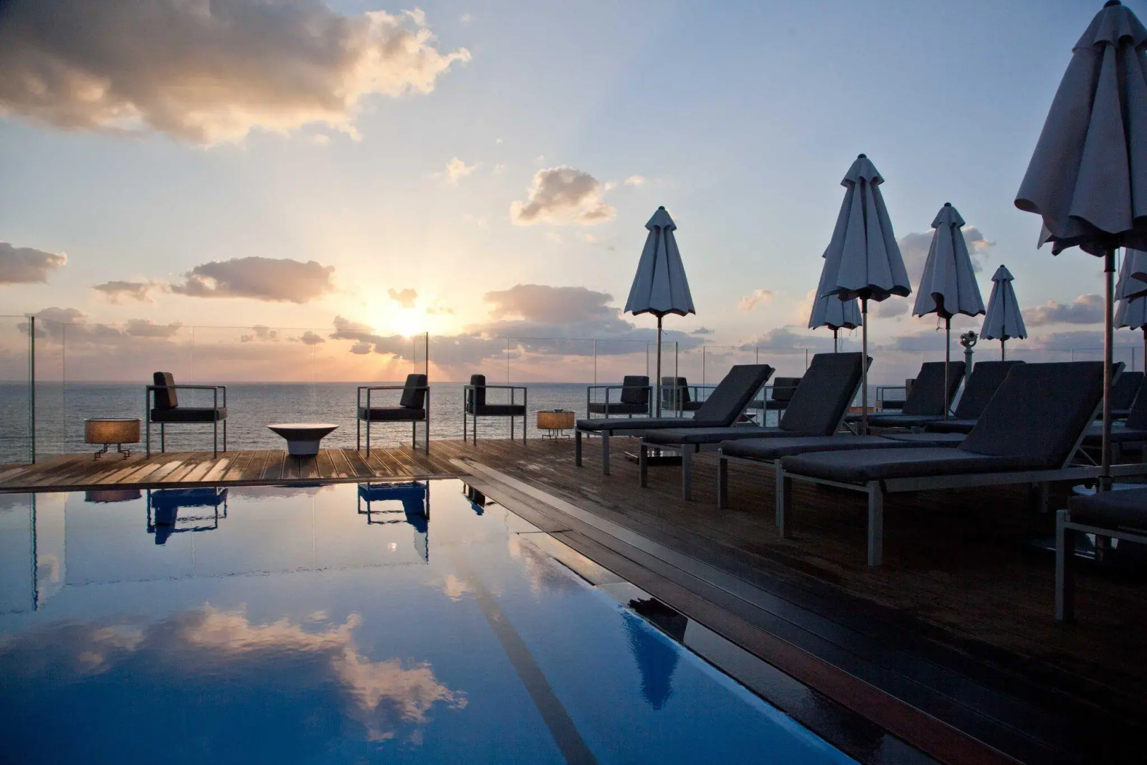 Carlton Tel Aviv Hotel