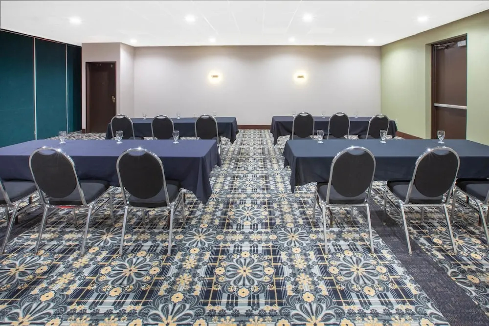 Baymont Inn & Suites Grand Rapids Near Downtown