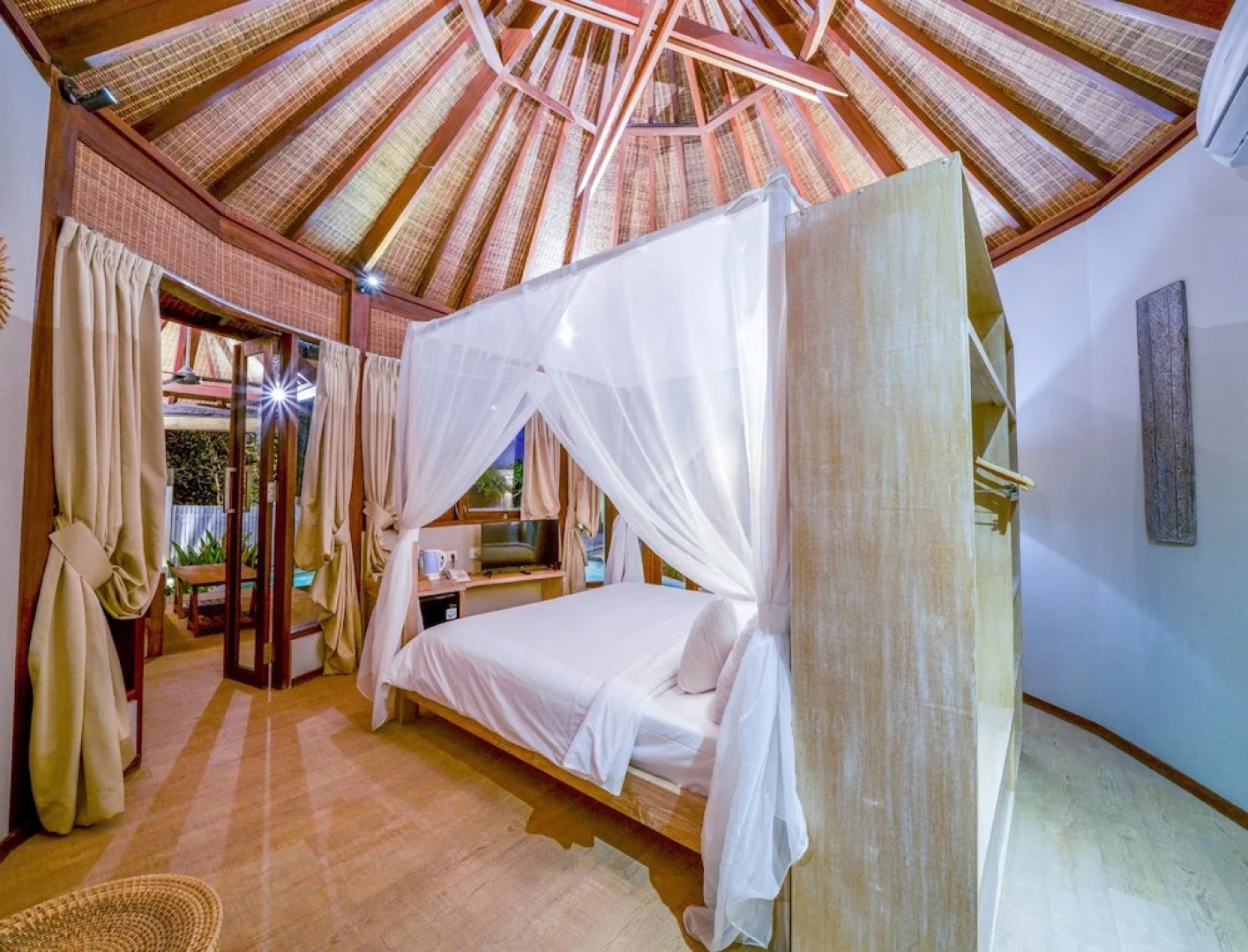 Blue Lagoon Avia Villa