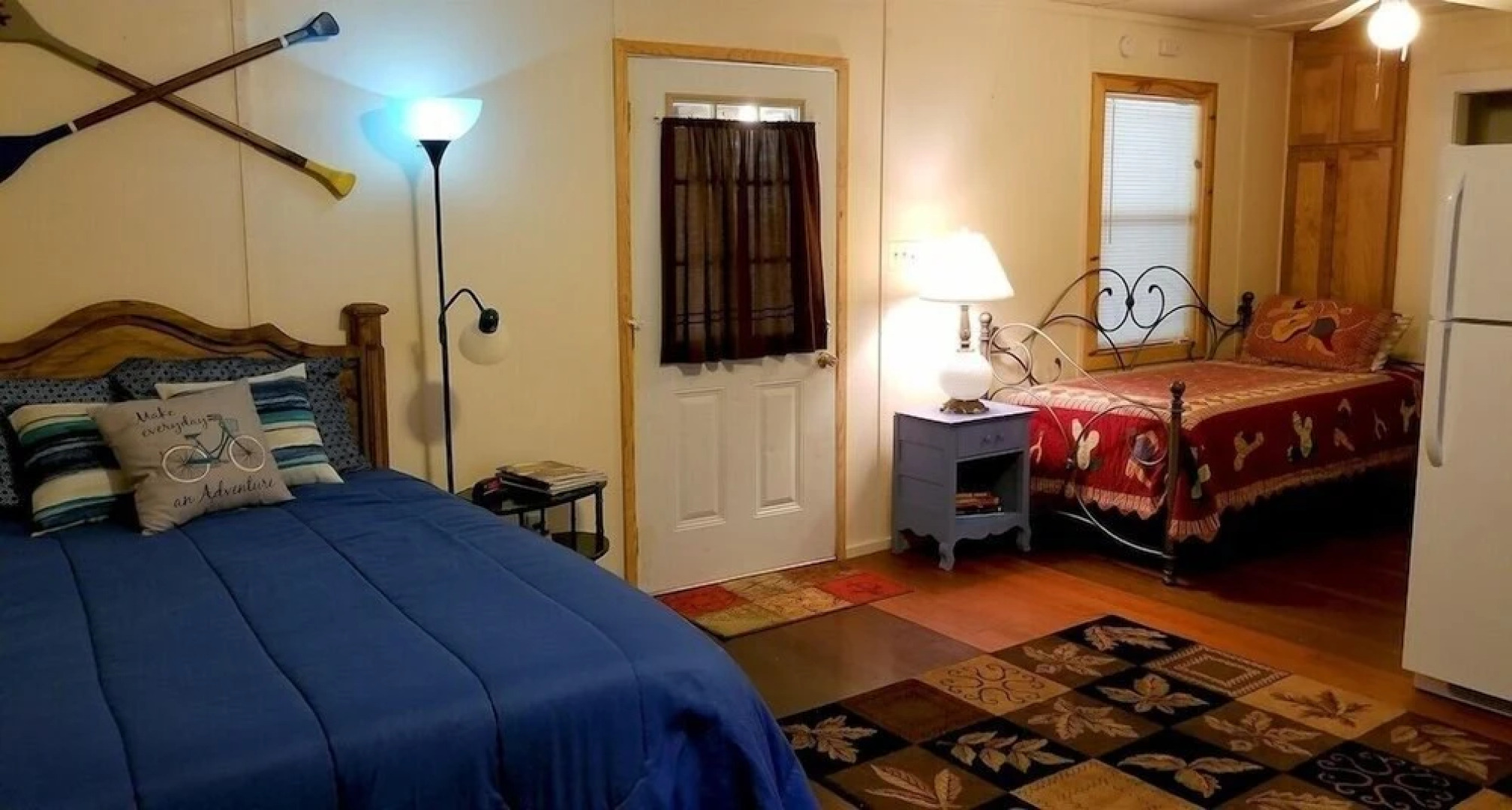 Wild Blue Yonder Cabin With Extra Studio Room, Hot Tub, Fire Pit in the Back Yard by Redawning