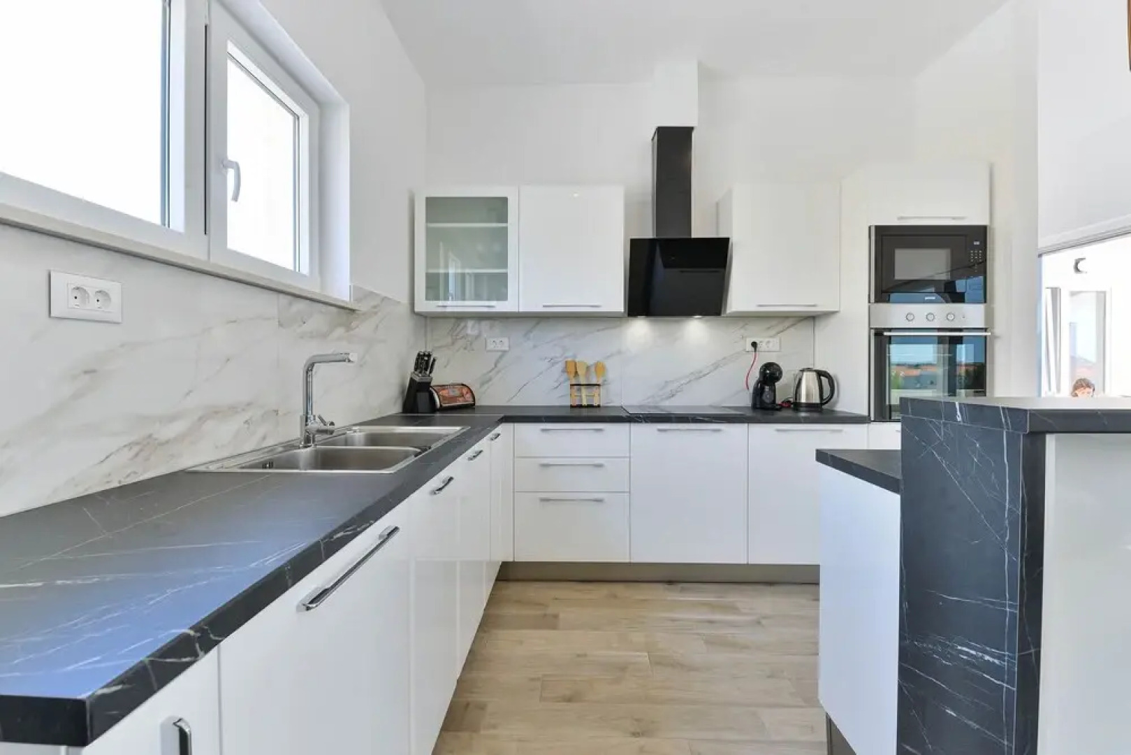 Modern & spacious villa with pool AE1445