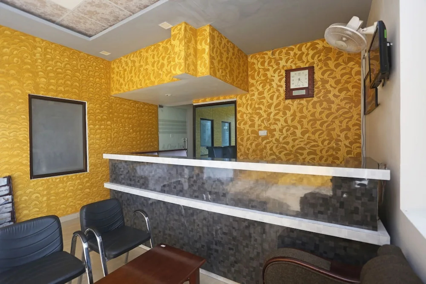 OYO 18301 Hotel A-one