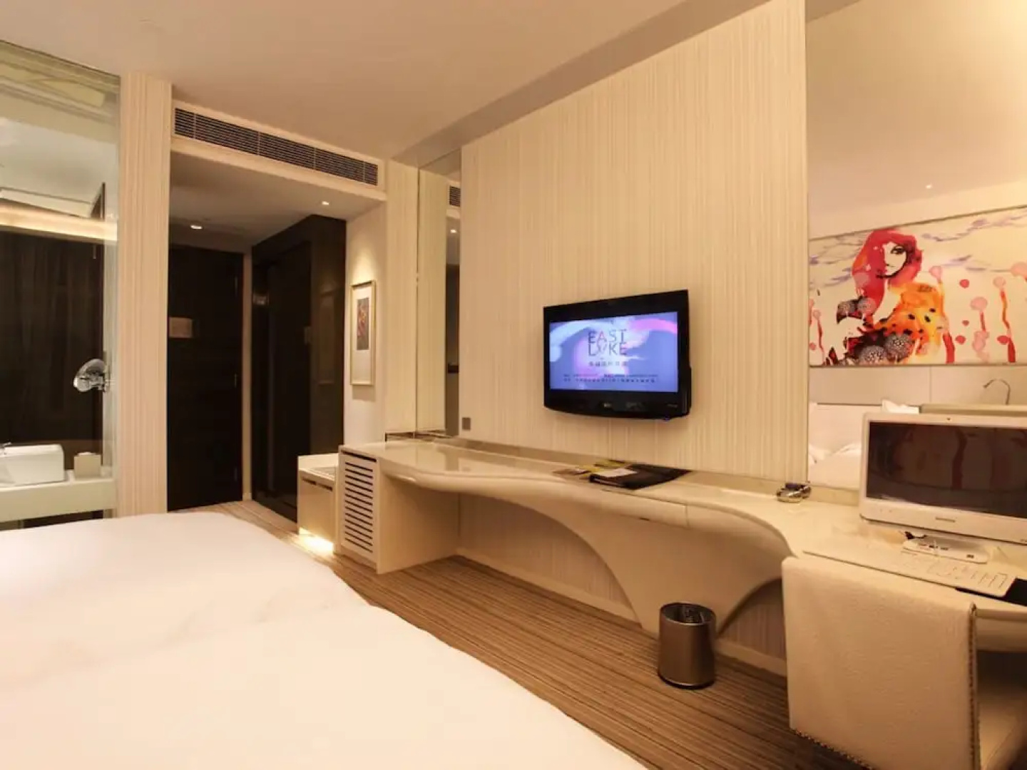 East Lake International Hotel