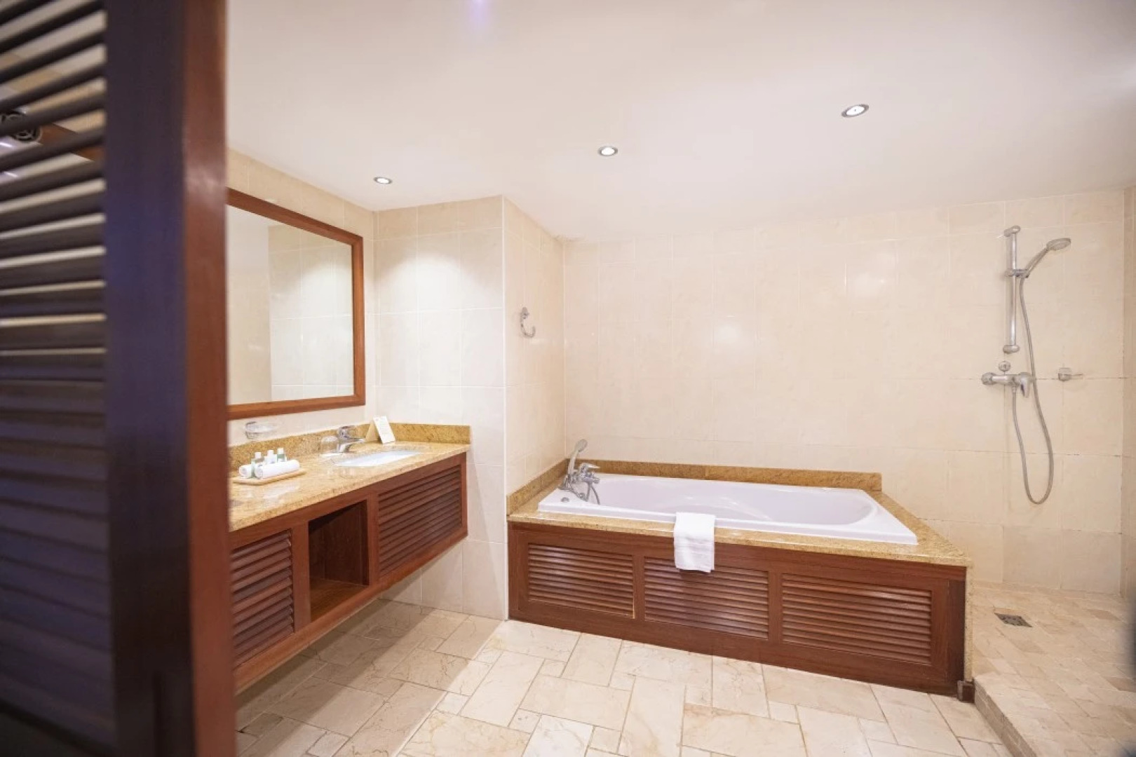 Le Saint Alexis Hotel & Spa