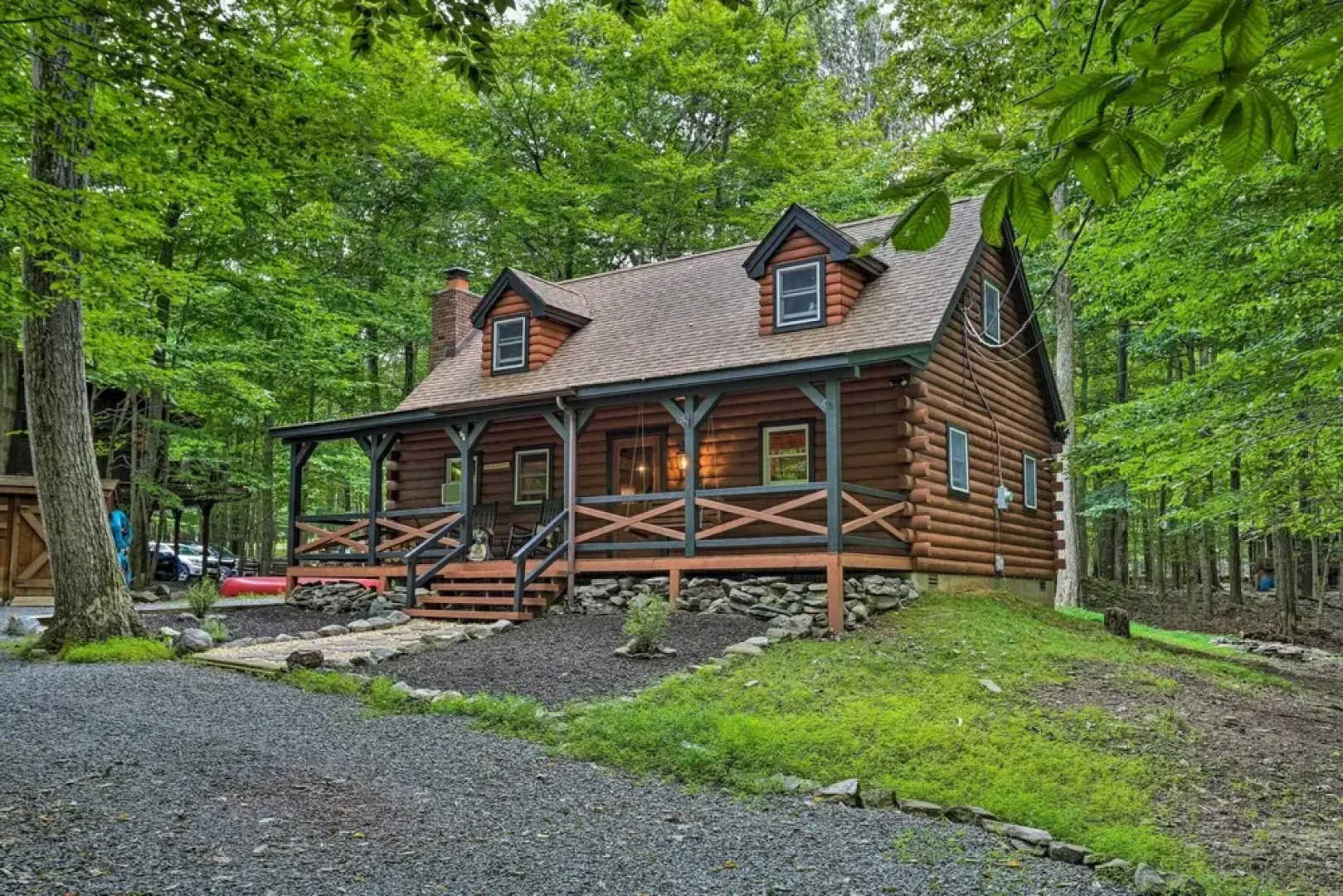 Pocono Log Cabin: Fireplace, Fire Pits & Amenities