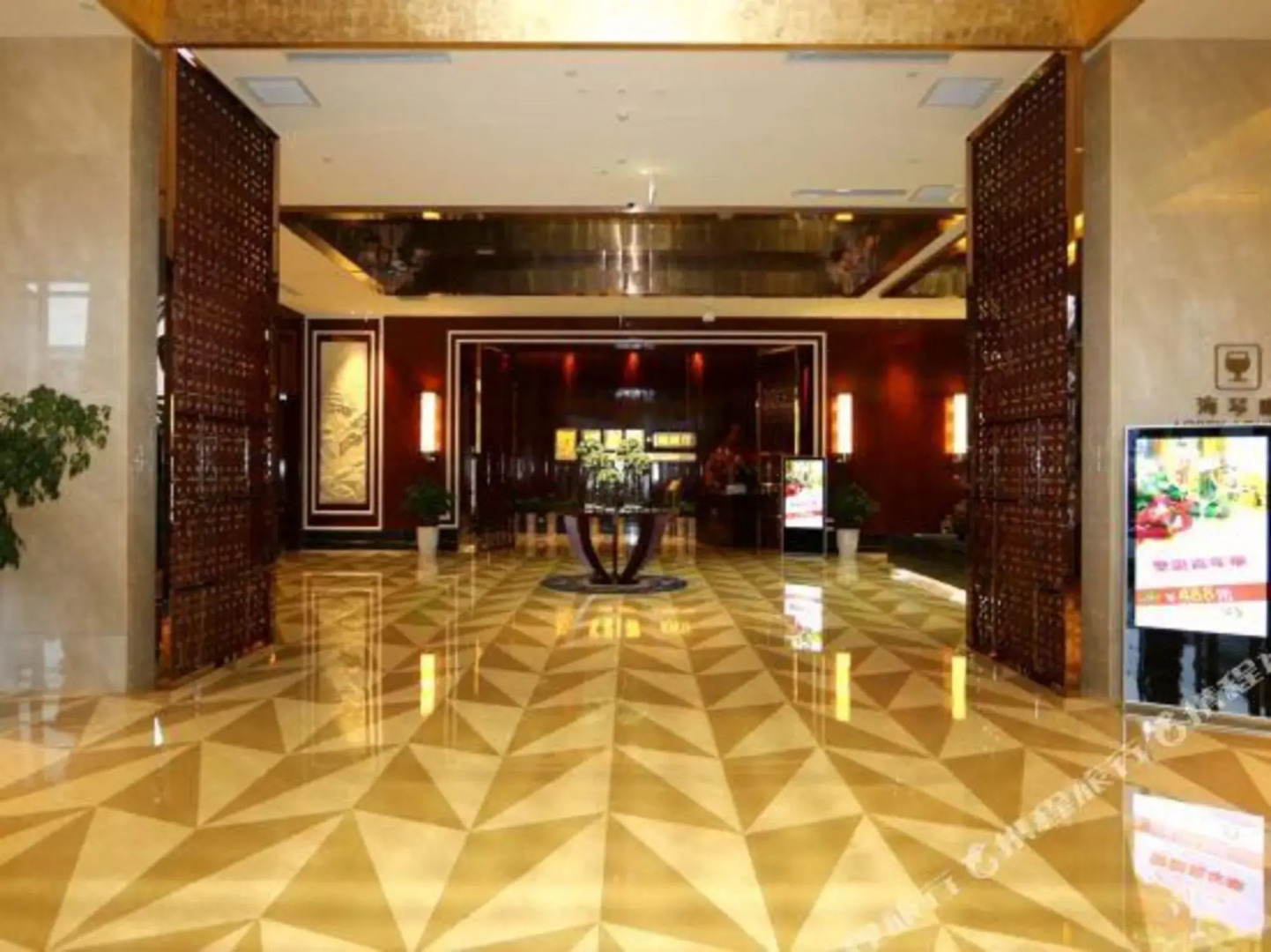 Wendeng Huaxi Hotel