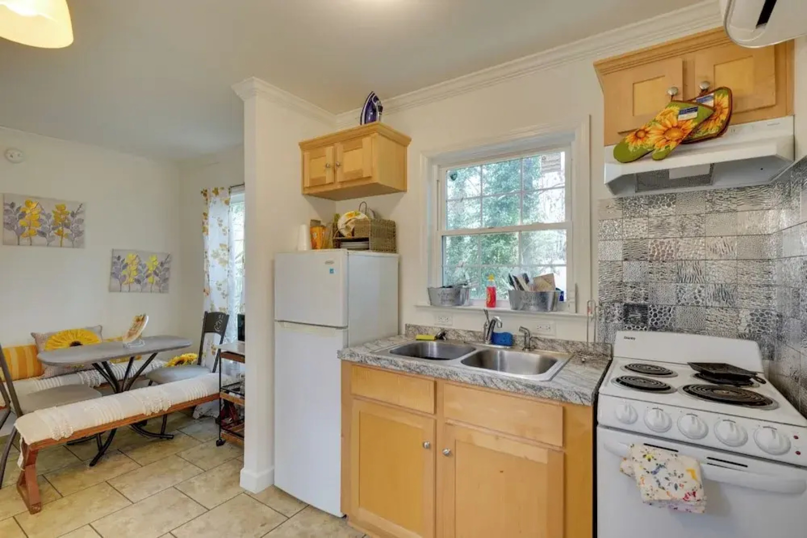 2 Mi to South Boston Speedway: Cozy Tiny Home!