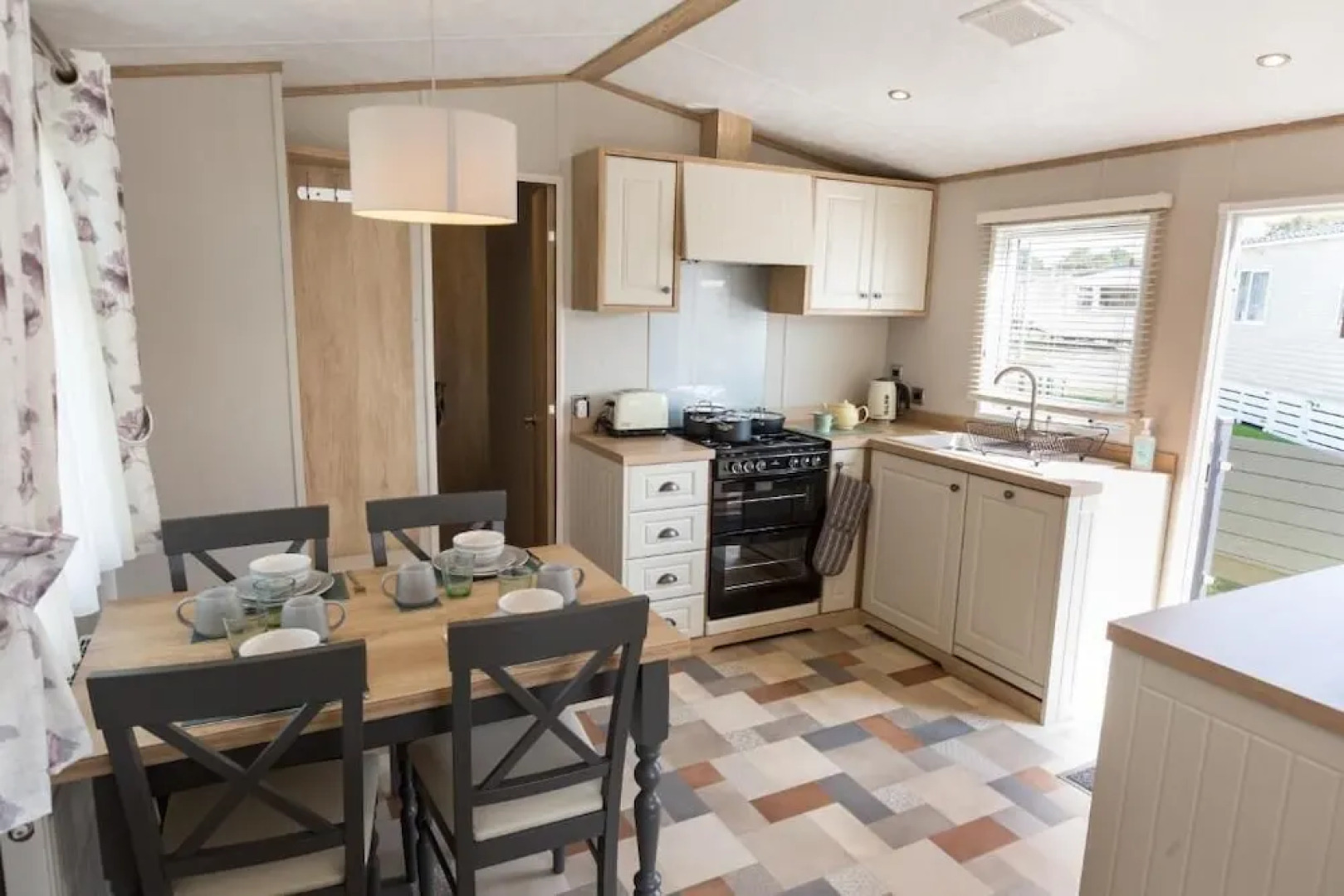 Rosedale Lakeside Lodge