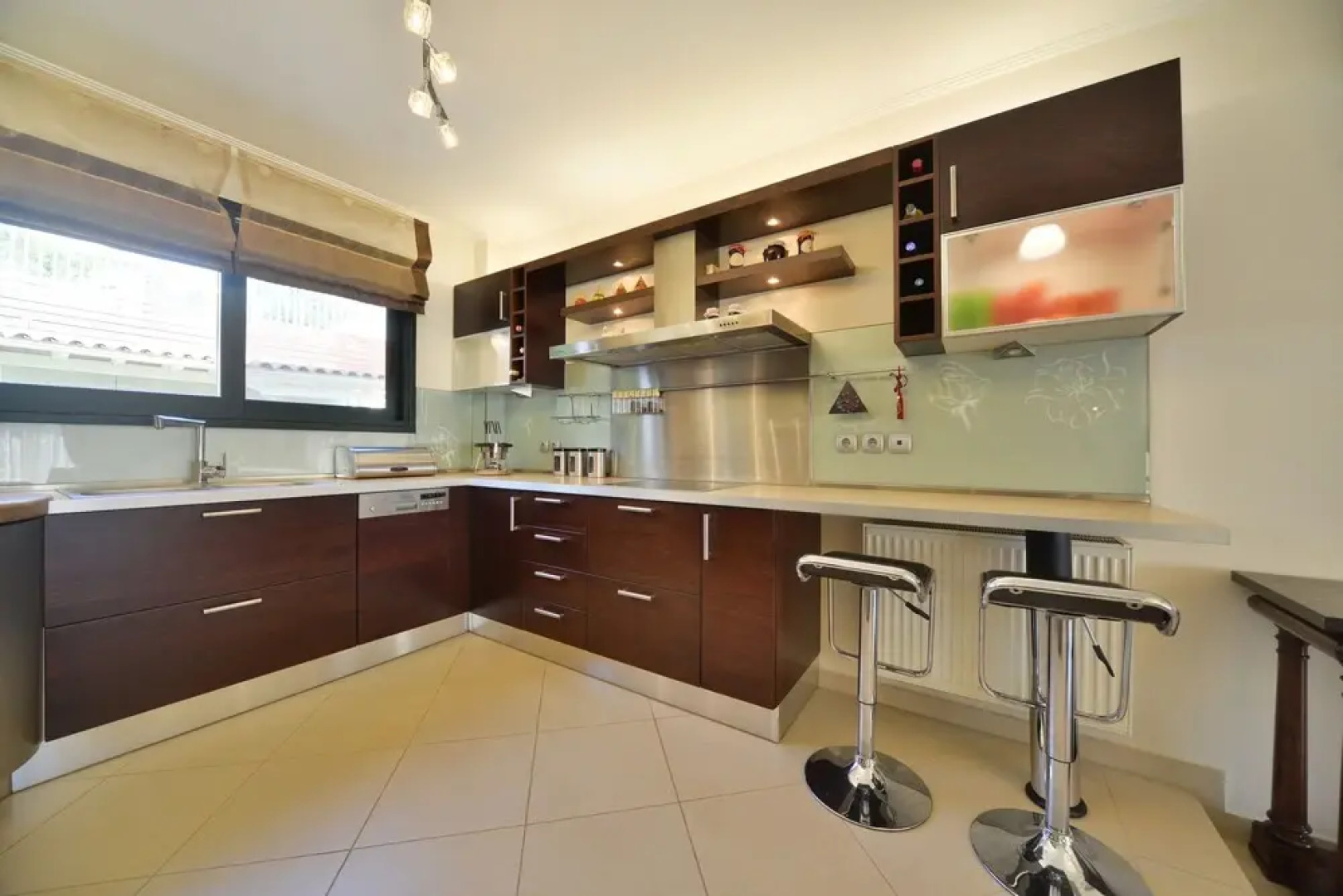 Elegant Villa by B&E