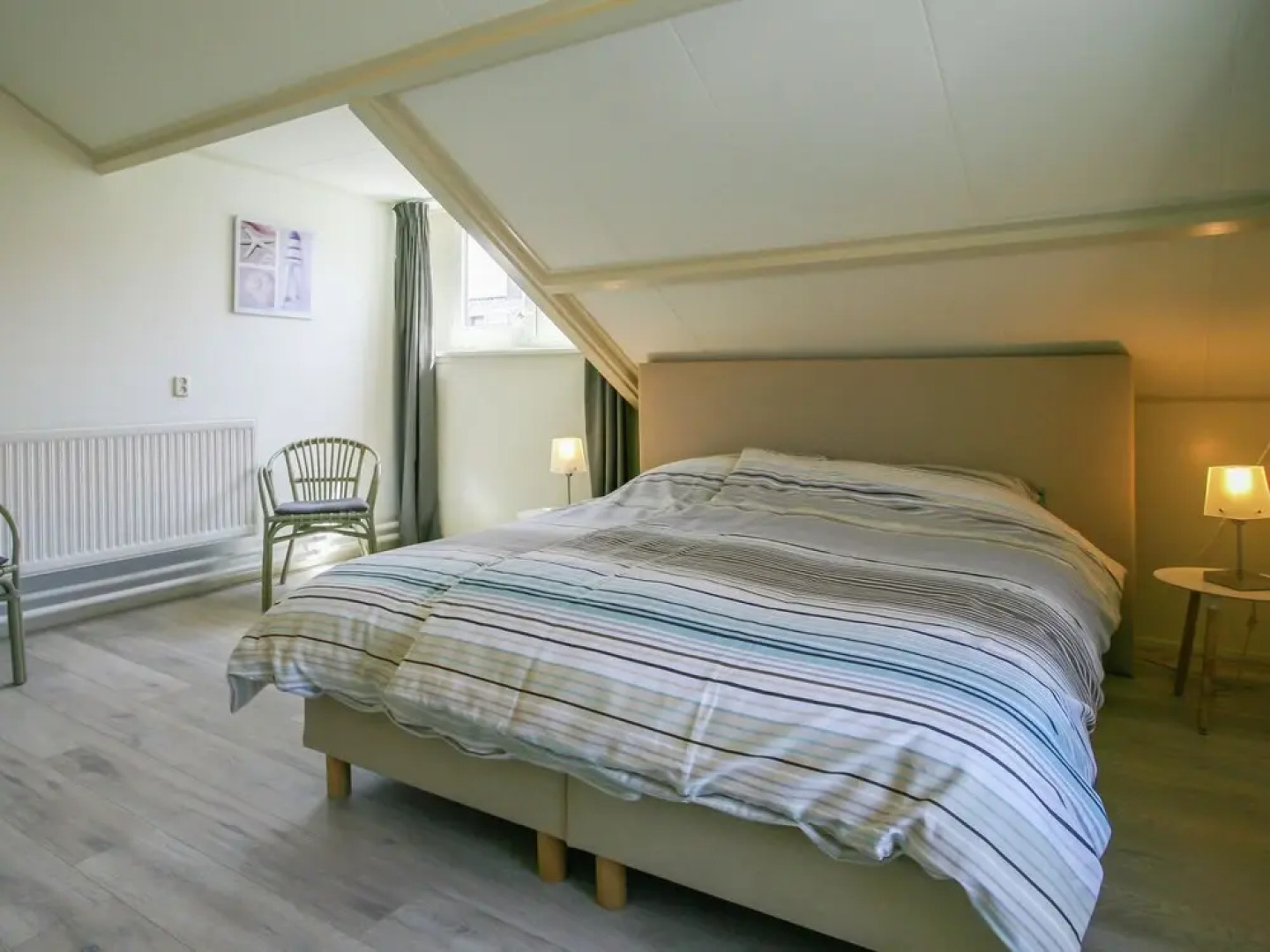 Spacious and Comfortable Holiday Home in Modernised Drive-in House