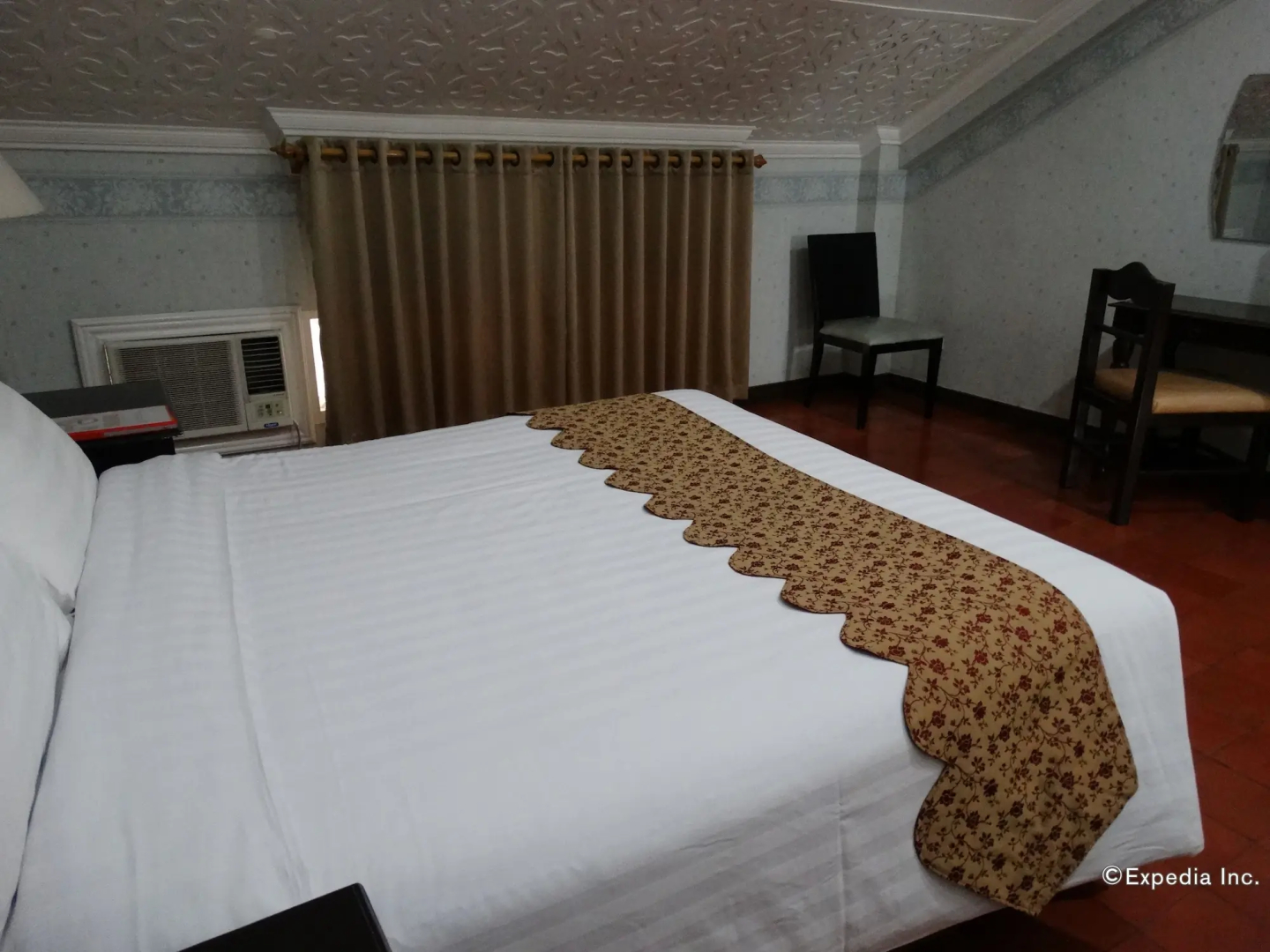 White Knight Hotel Intramuros
