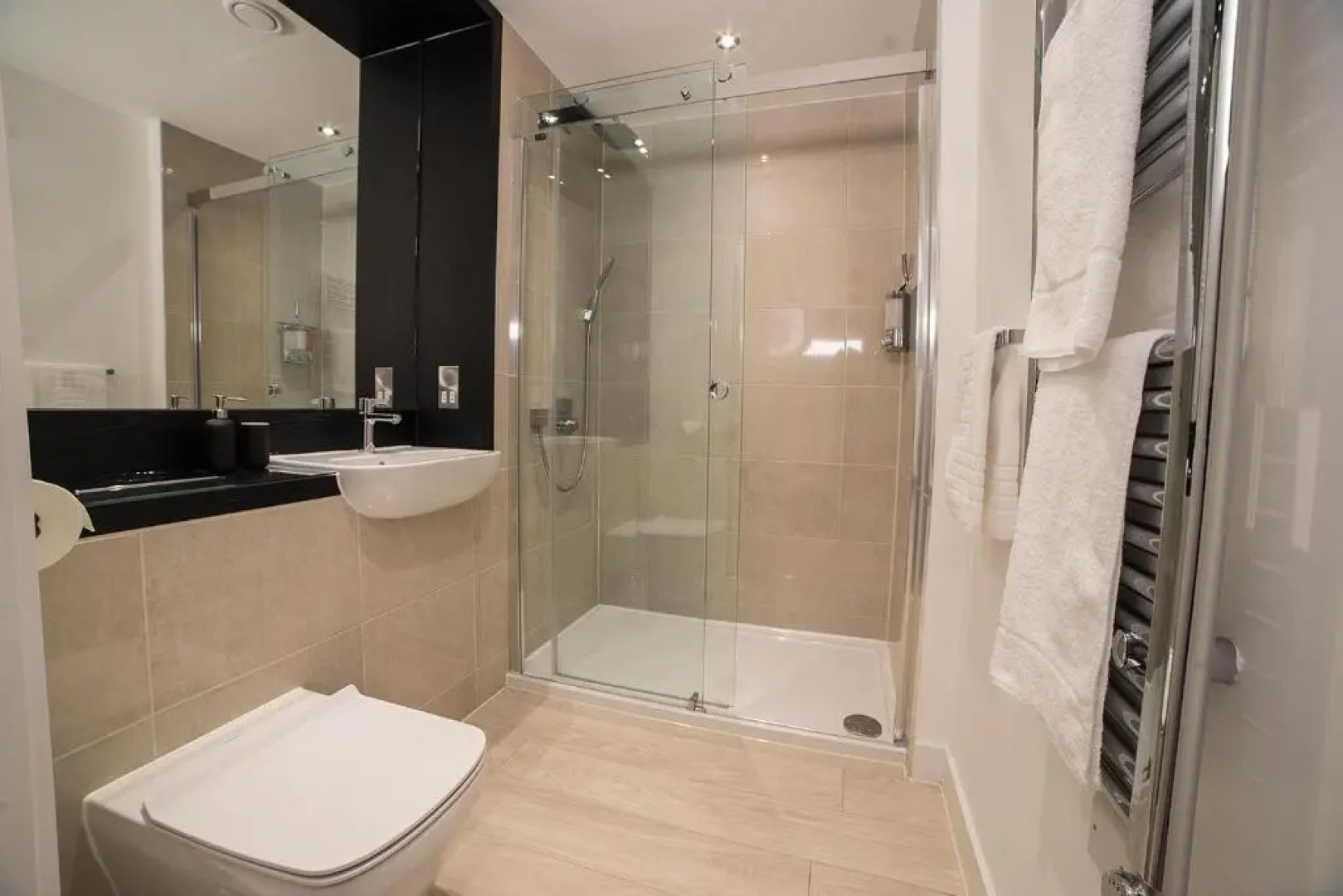 Luxury Cambridge City Apartment + FREE PARKING