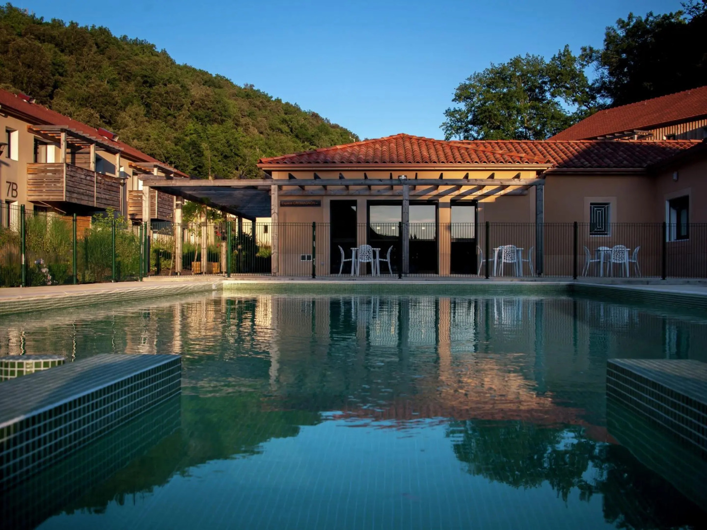 Nice apartment at a shared swimming pool in the Dordogne
