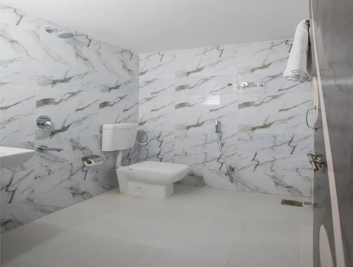 Hotel Relax Inn By OYO Rooms