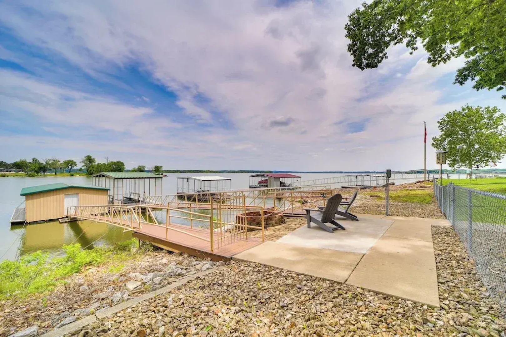 2 Boat Docks: Grand Lake Waterfront Home