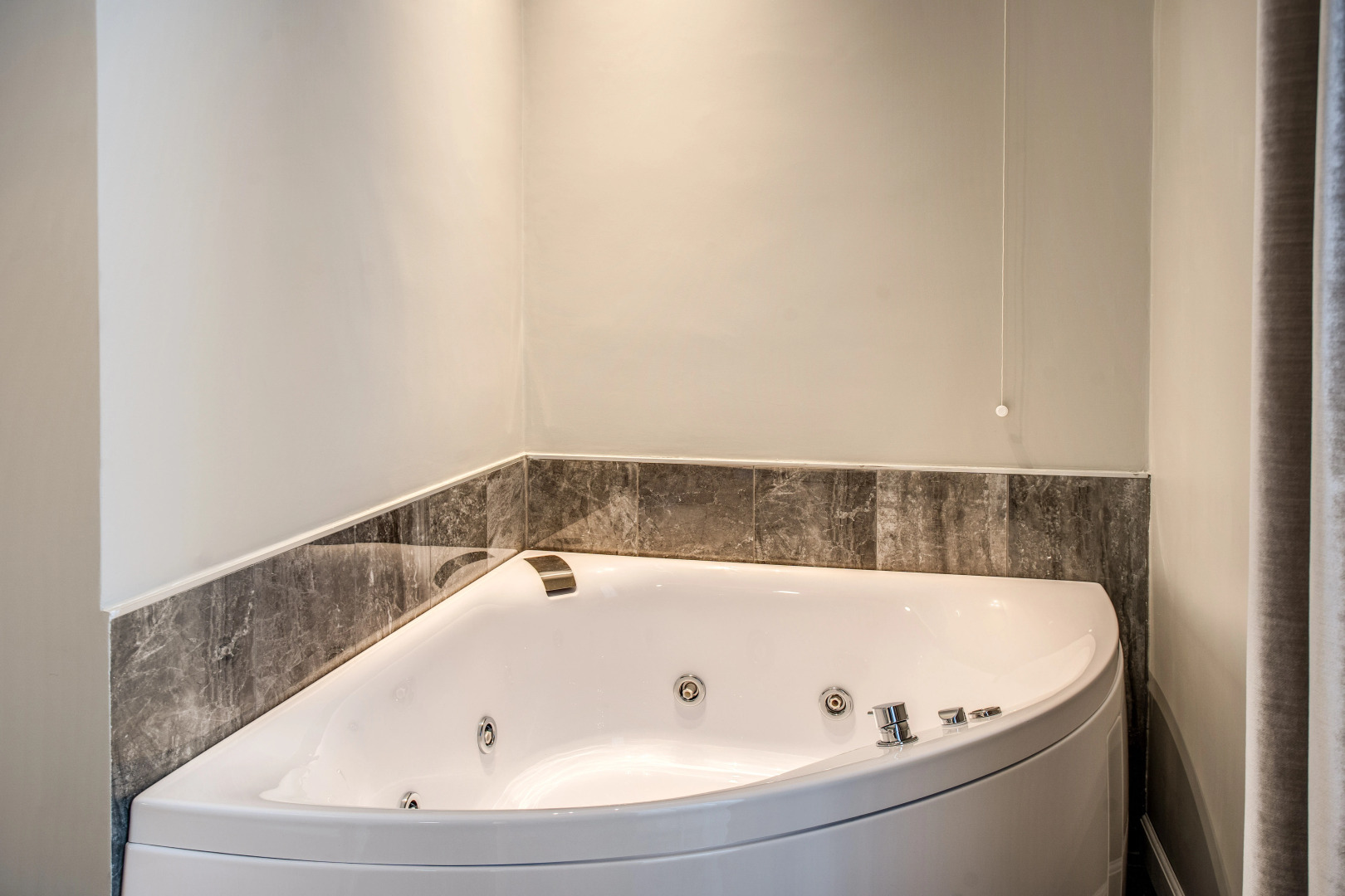 Apollo Boutique Hotel