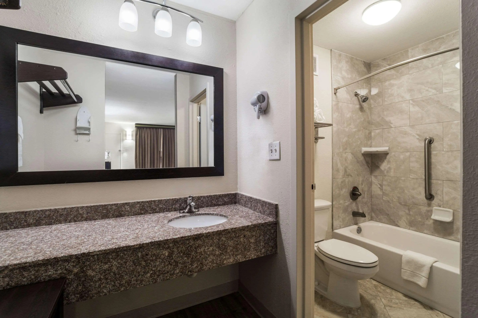 Quality Inn Coliseum