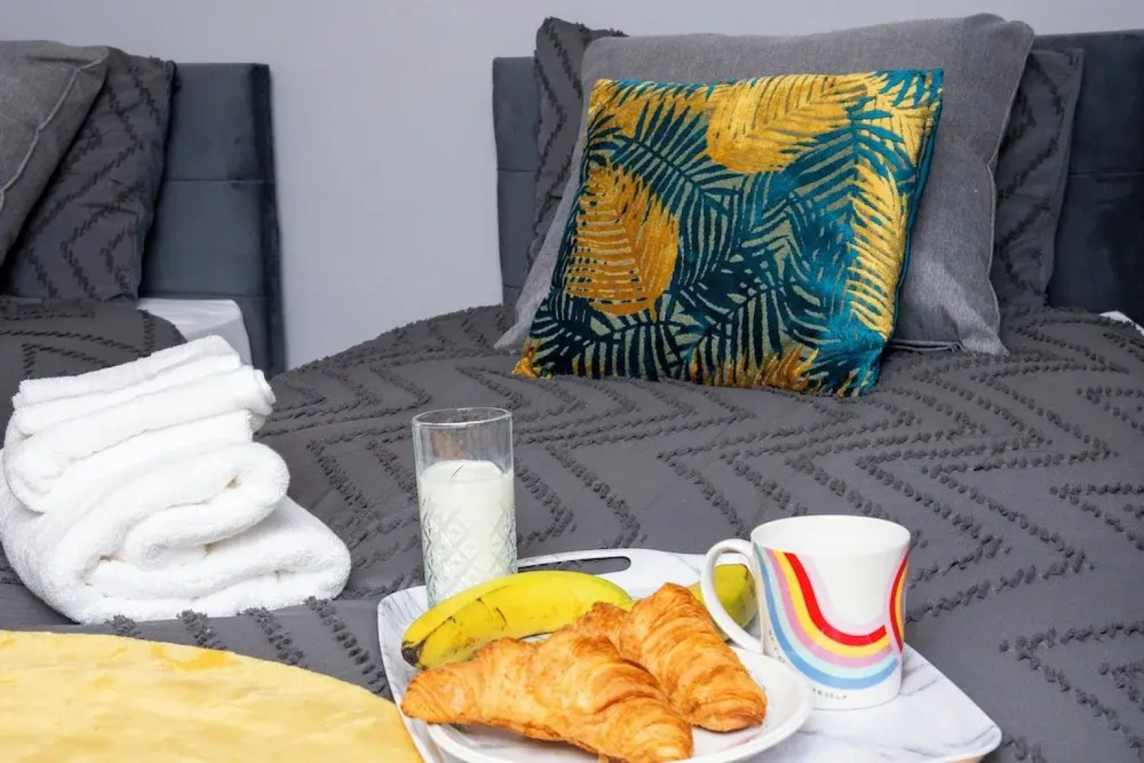 Corby-2 Bedroom-1bathroom-parking - Upto 5 Guests