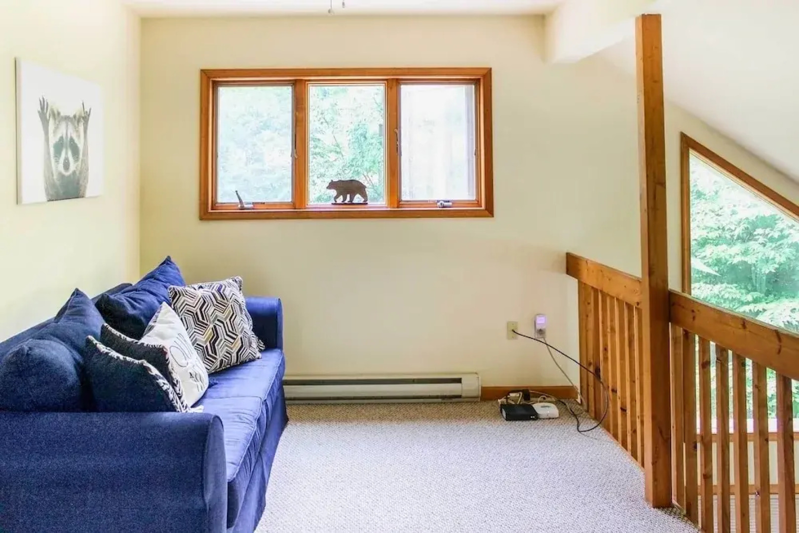 Walk to Beach: Beautiful Lake Naomi Retreat!